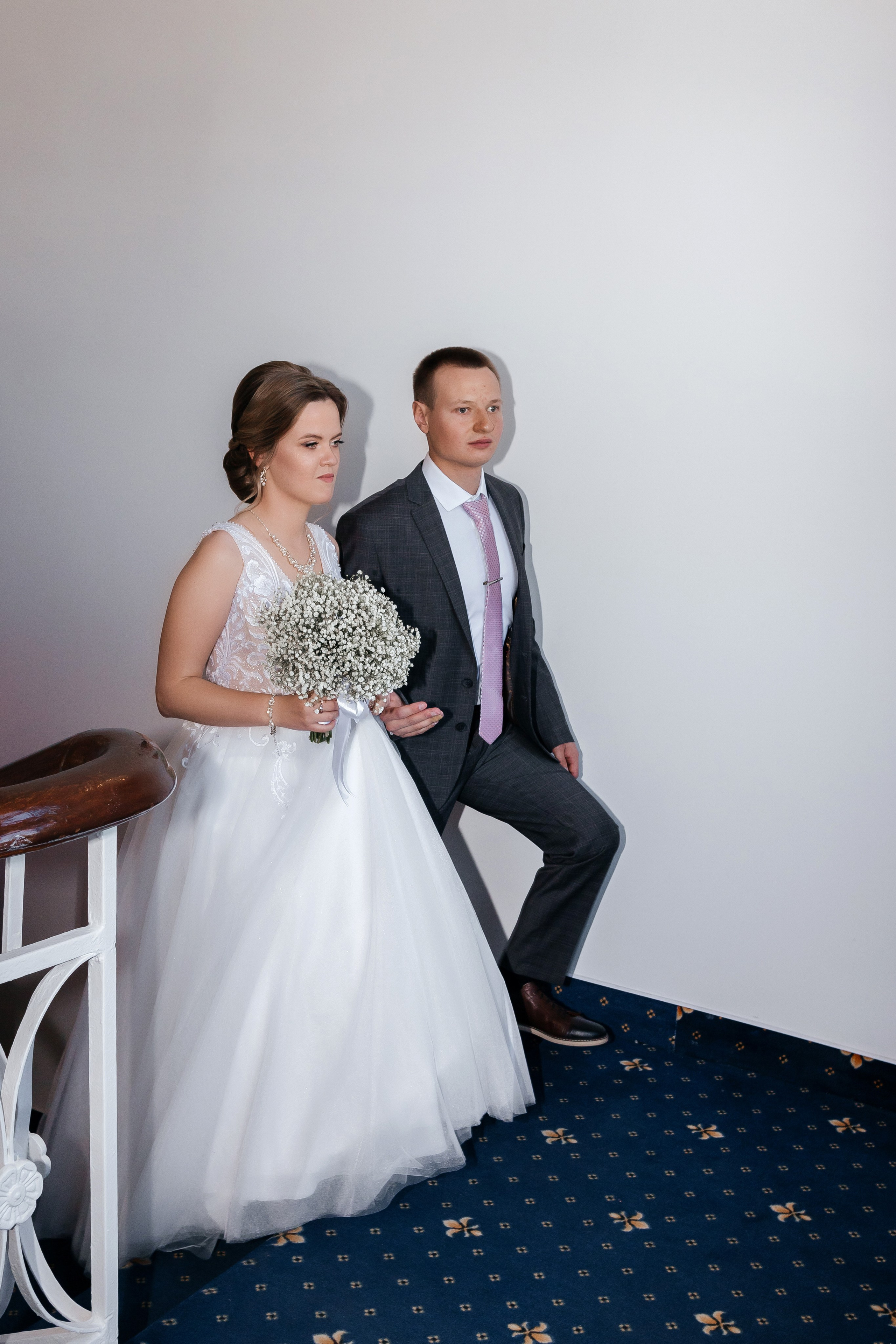 Свадебная прогулка двоих на Стрелке и в автозаводском Парке. И в фотостудии СОЛЬ в Автозаводском районе. Свадебный фотограф и фотограф Love-Store в Нижнем Новгороде Анастасия