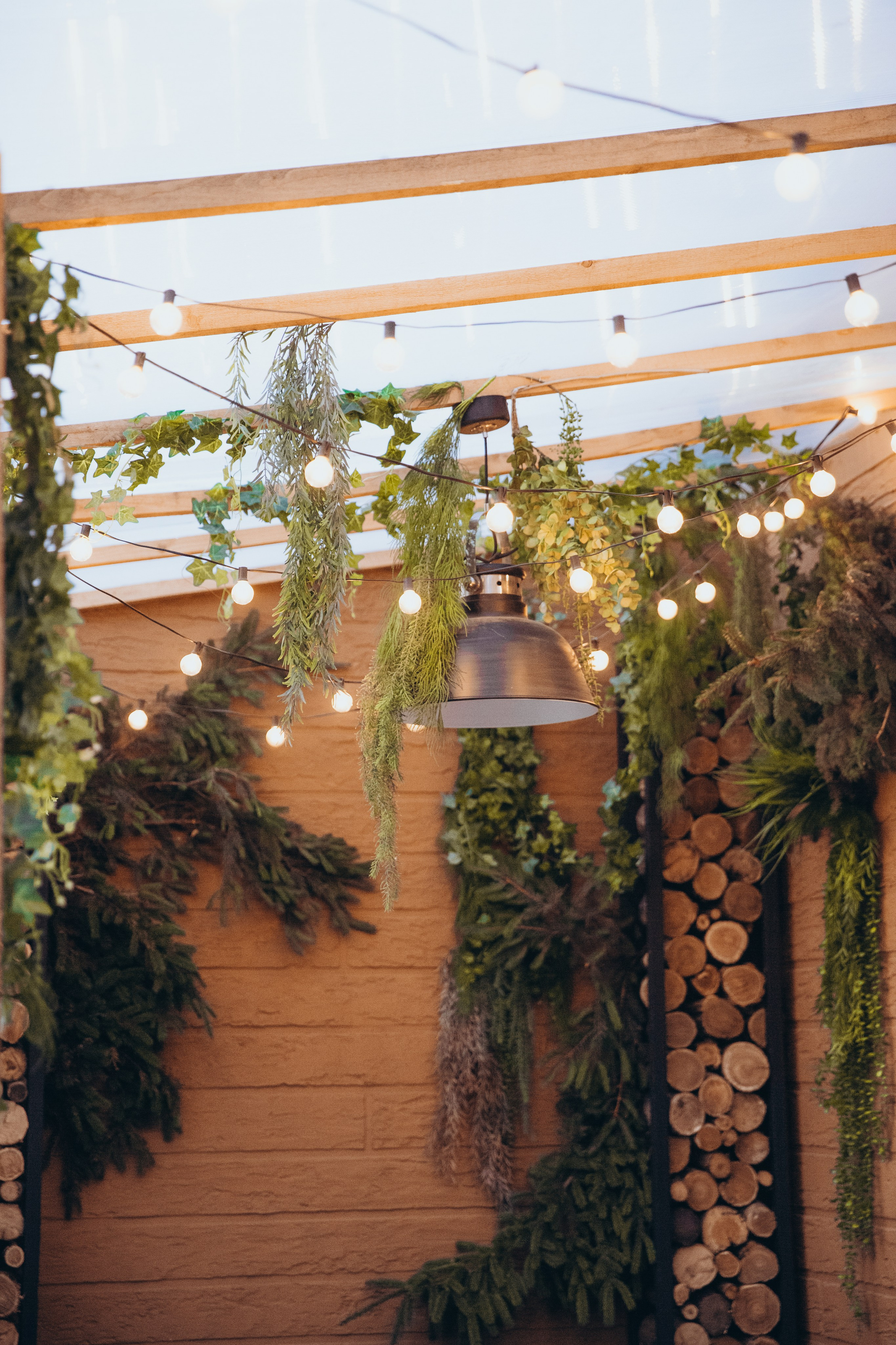 Уличная локация «ТЕРАССА». Фотостудия в Мариуполе «Берлога»