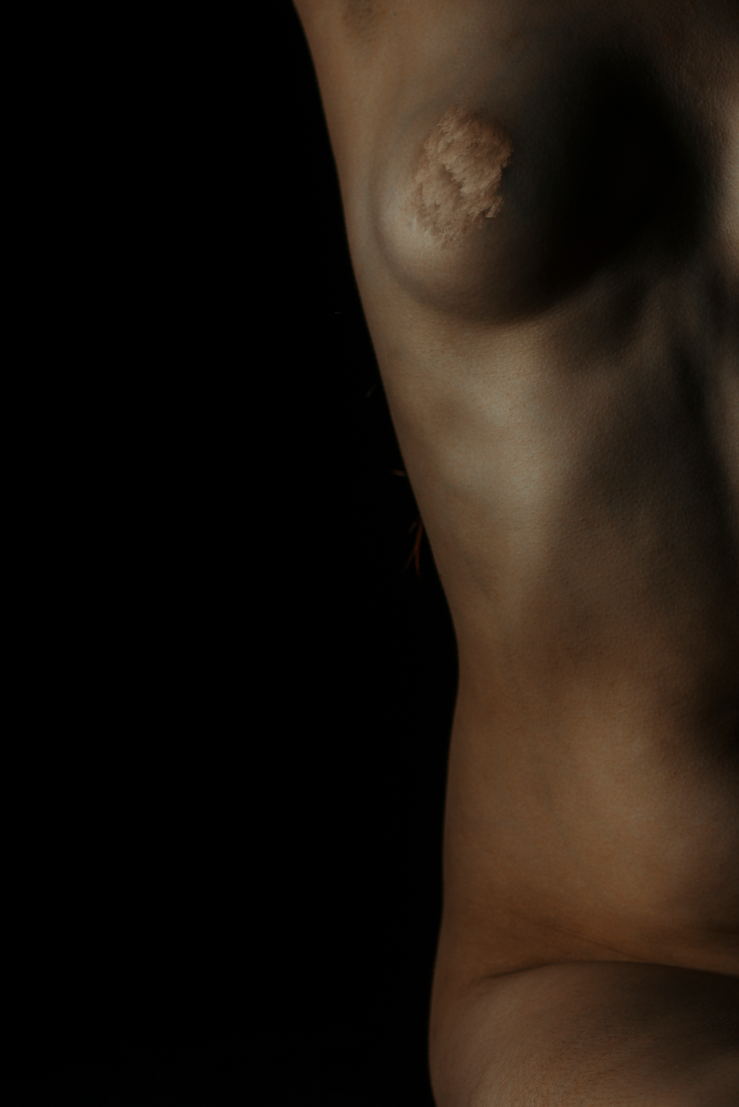 Ню с цензурой. Гармония и детали в фотографии Фото продакшен