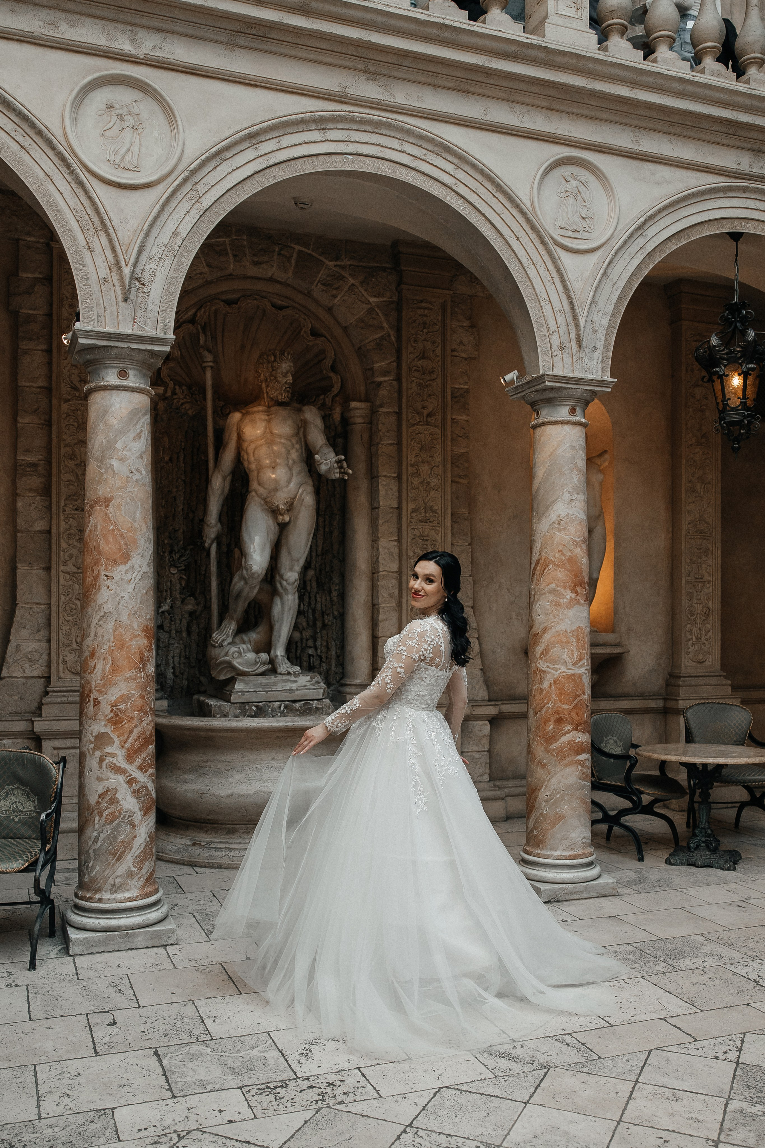 Свадебная фотосессия в ресторане Турандот. Свадебный фотограф в Москве Дарья Олендарёва