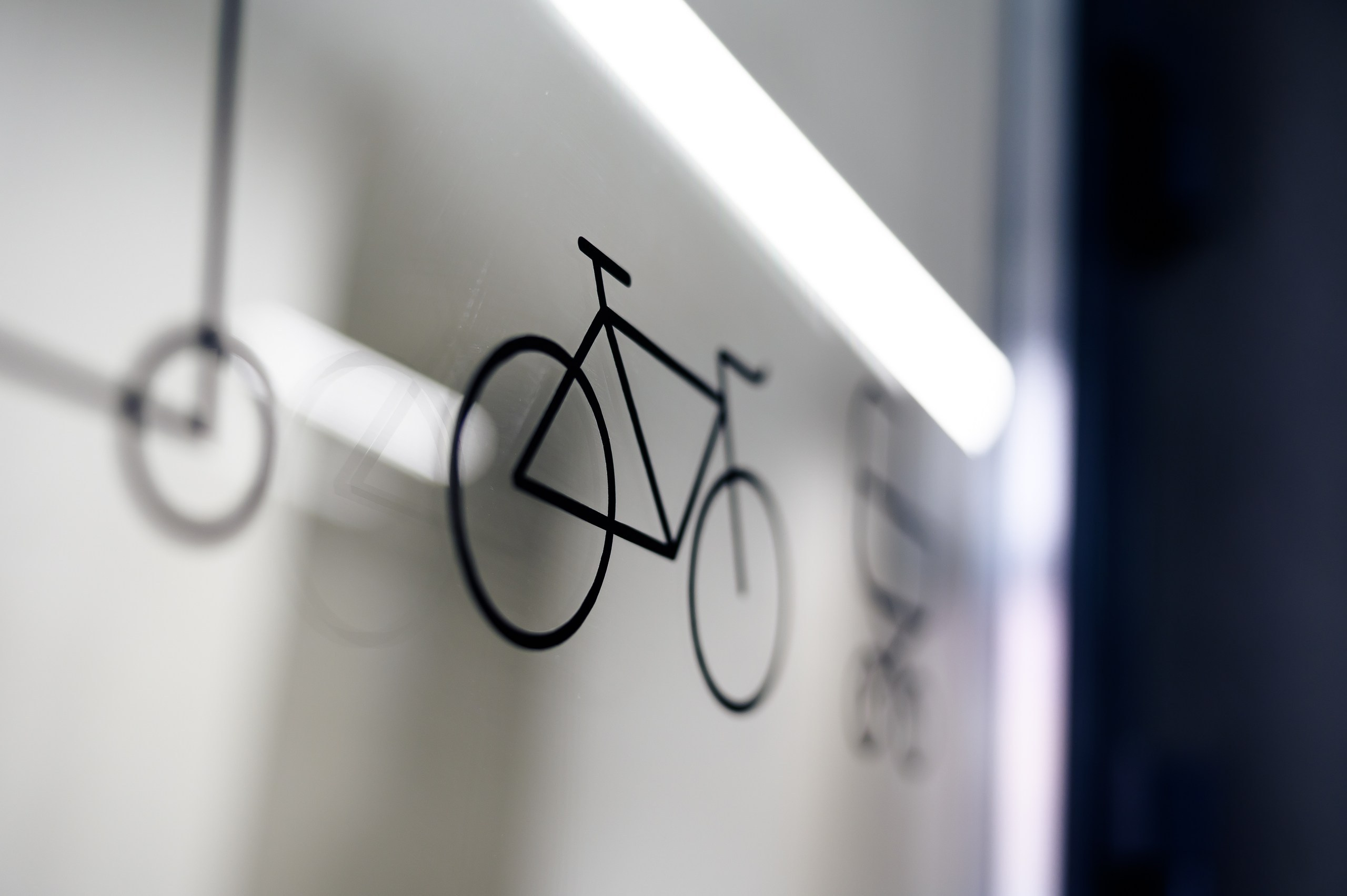 Интерьерная реклама. NOVA / РЕКЛАМА