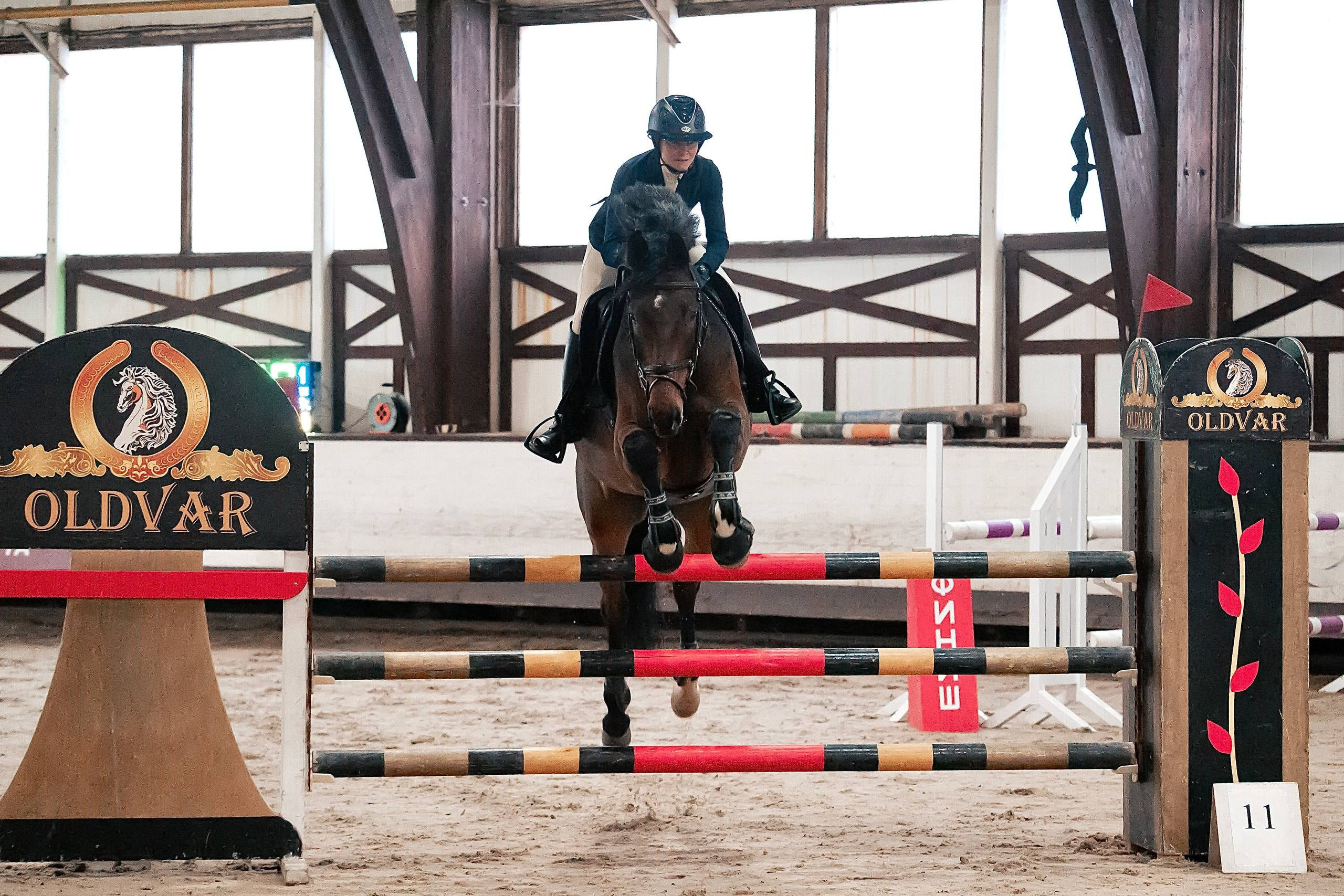 ОТКРЫТИЕ ЗИМНЕГО СЕЗОНА ПО КОНКУРУ В КСК «БЕЛАЯ ДАЧА». Куракина Дарья • Конный фотограф
