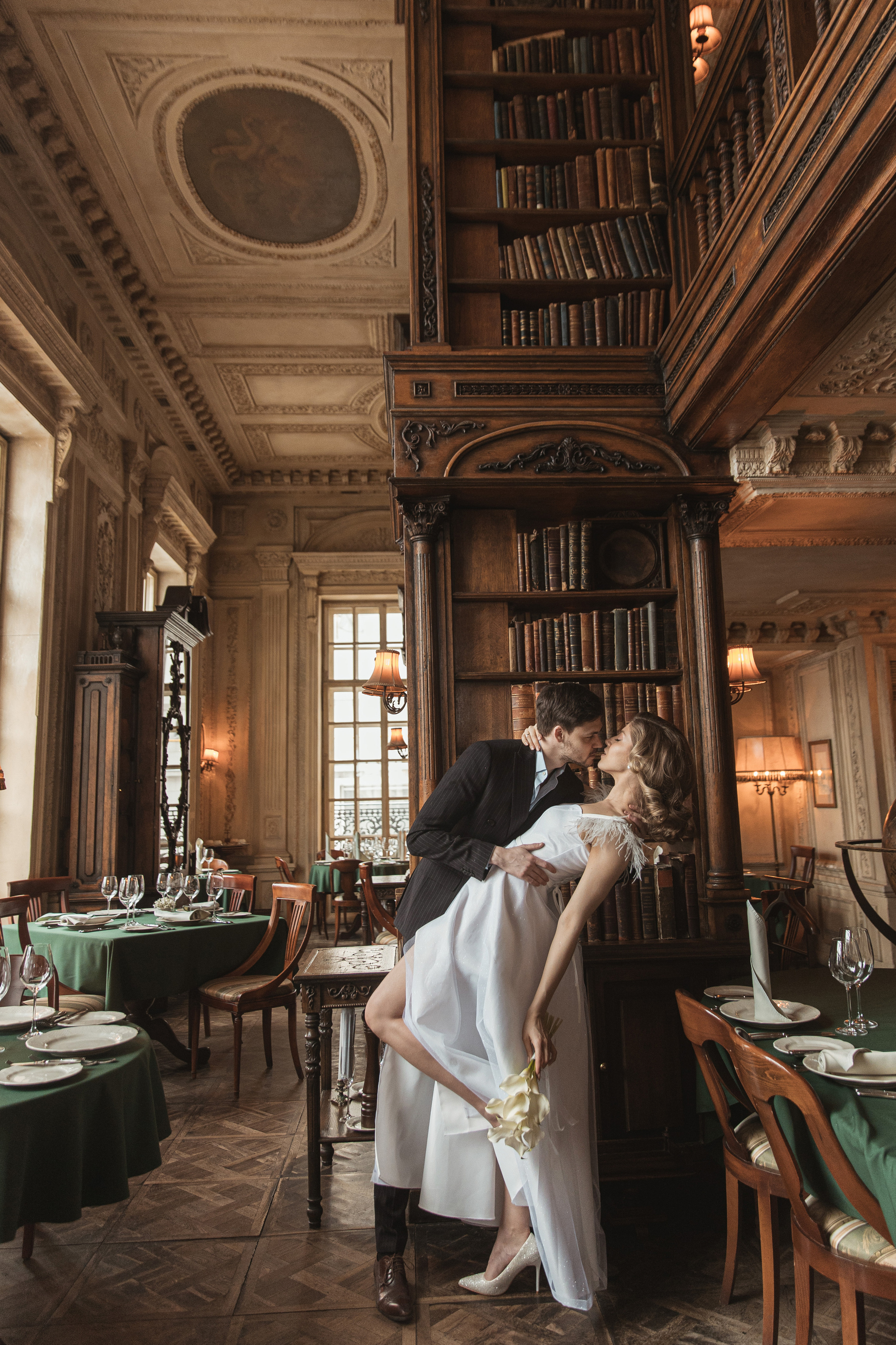 Свадебная фотосъемка  в кафе Пушкин. Свадебный фотограф Калуга Москва Диана Румянцева