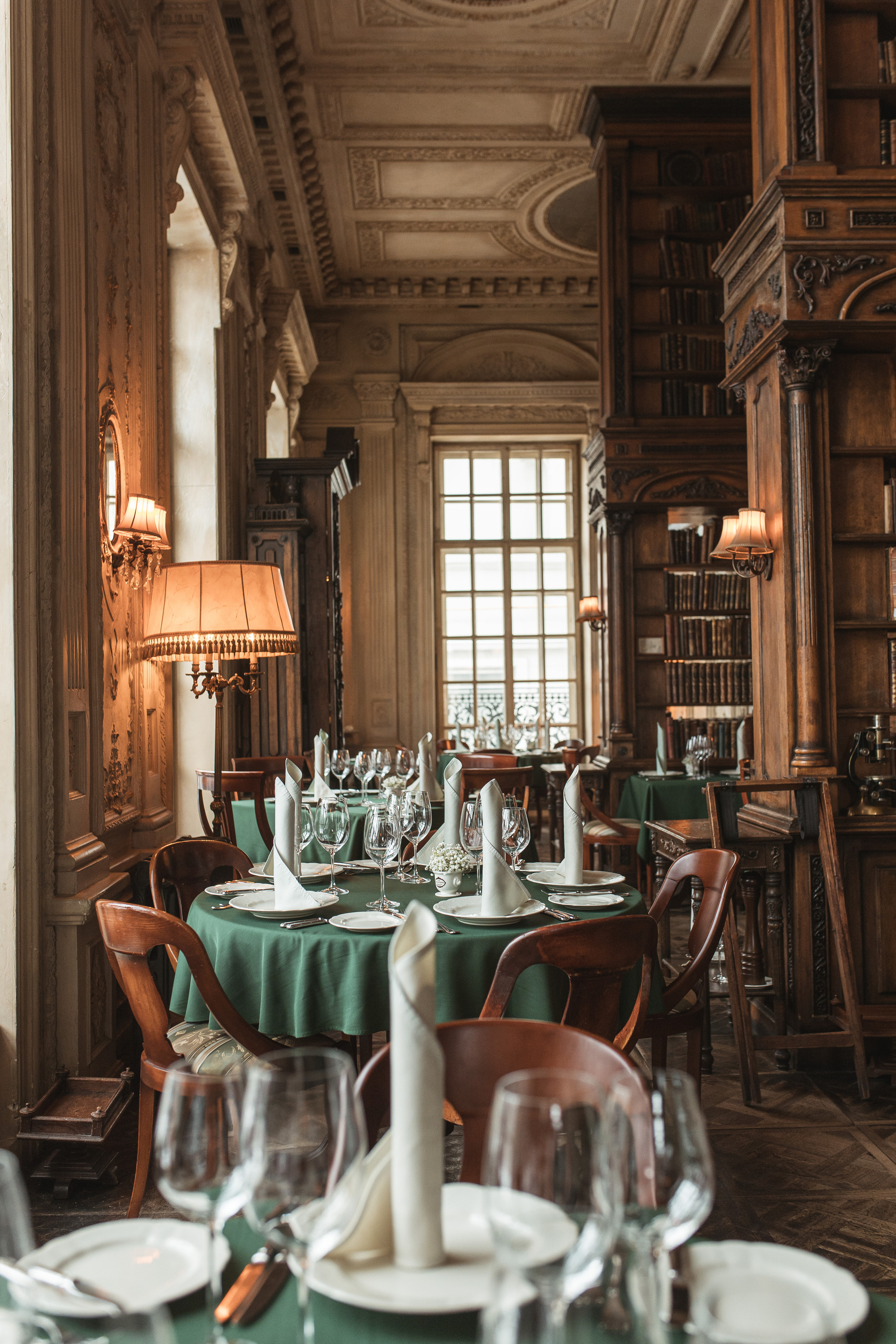 Свадебная фотосъемка  в кафе Пушкин. Свадебный фотограф Калуга Москва Диана Румянцева