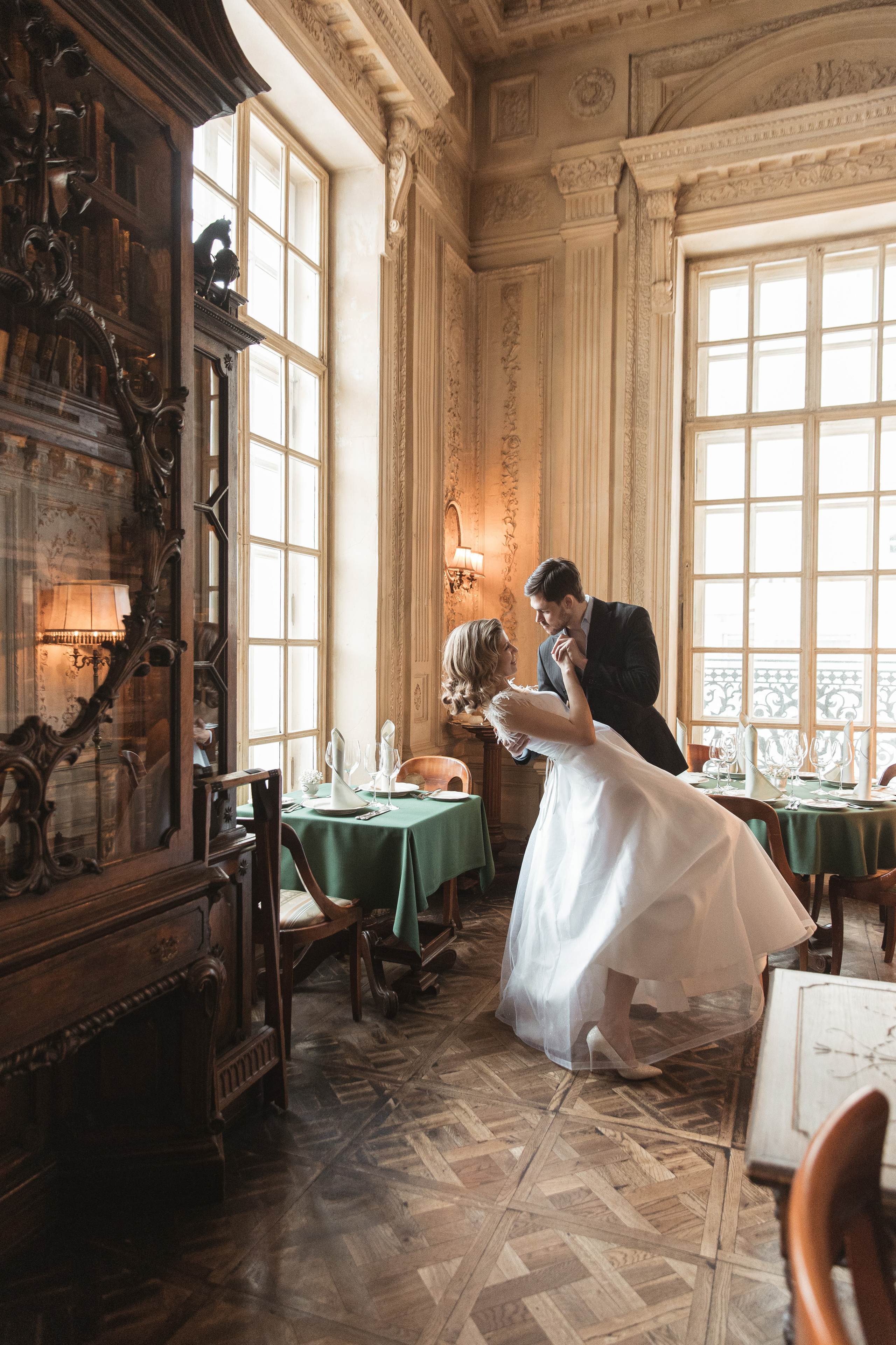 Свадебная фотосъемка  в кафе Пушкин. Свадебный фотограф Калуга Москва Диана Румянцева