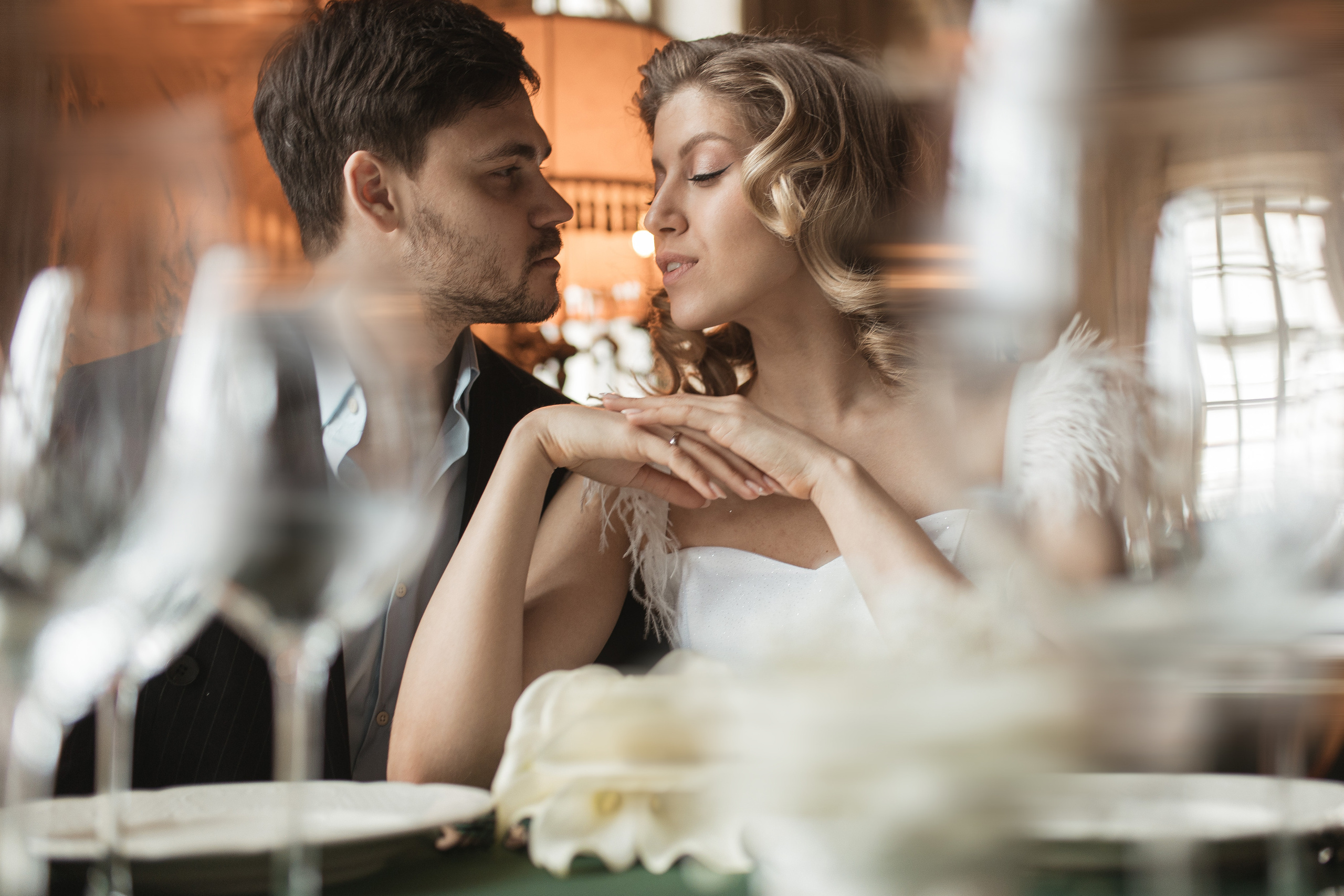 Свадебная фотосъемка  в кафе Пушкин. Свадебный фотограф Калуга Москва Диана Румянцева