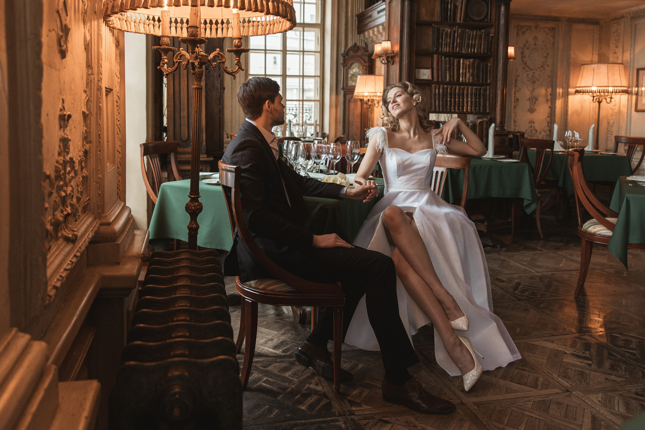 Свадебная фотосъемка  в кафе Пушкин. Свадебный фотограф Калуга Москва Диана Румянцева