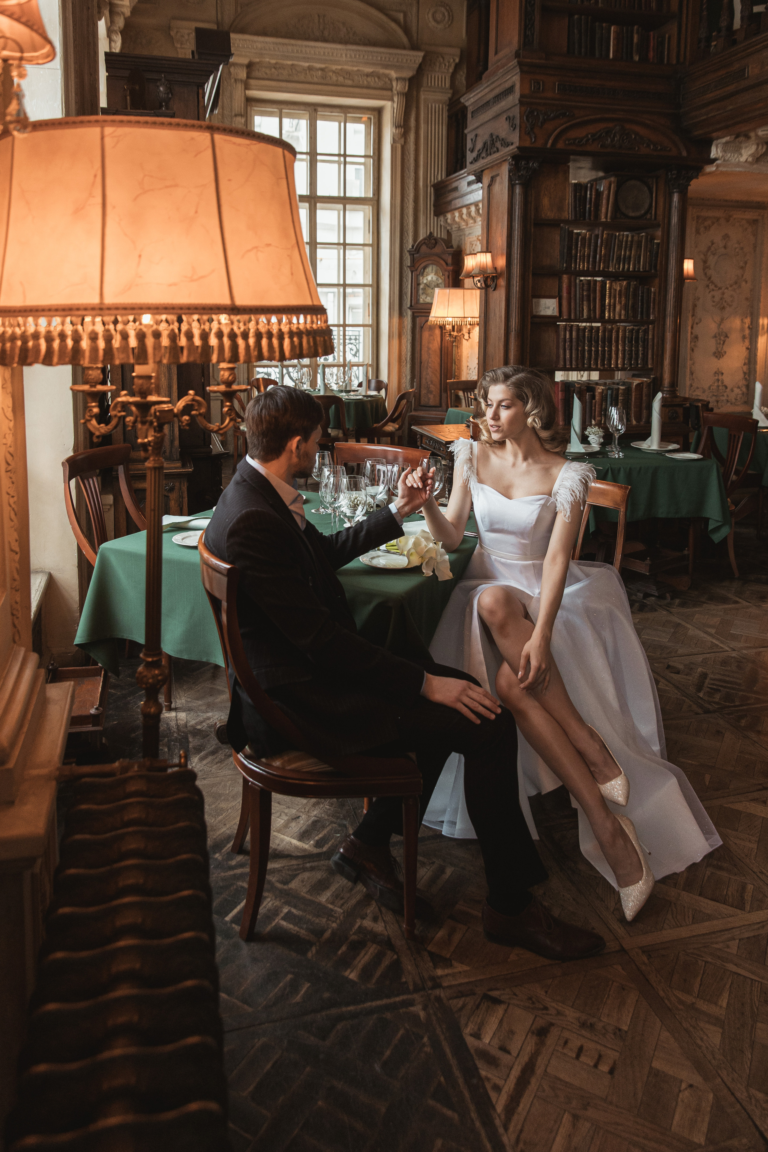 Свадебная фотосъемка  в кафе Пушкин. Свадебный фотограф Калуга Москва Диана Румянцева