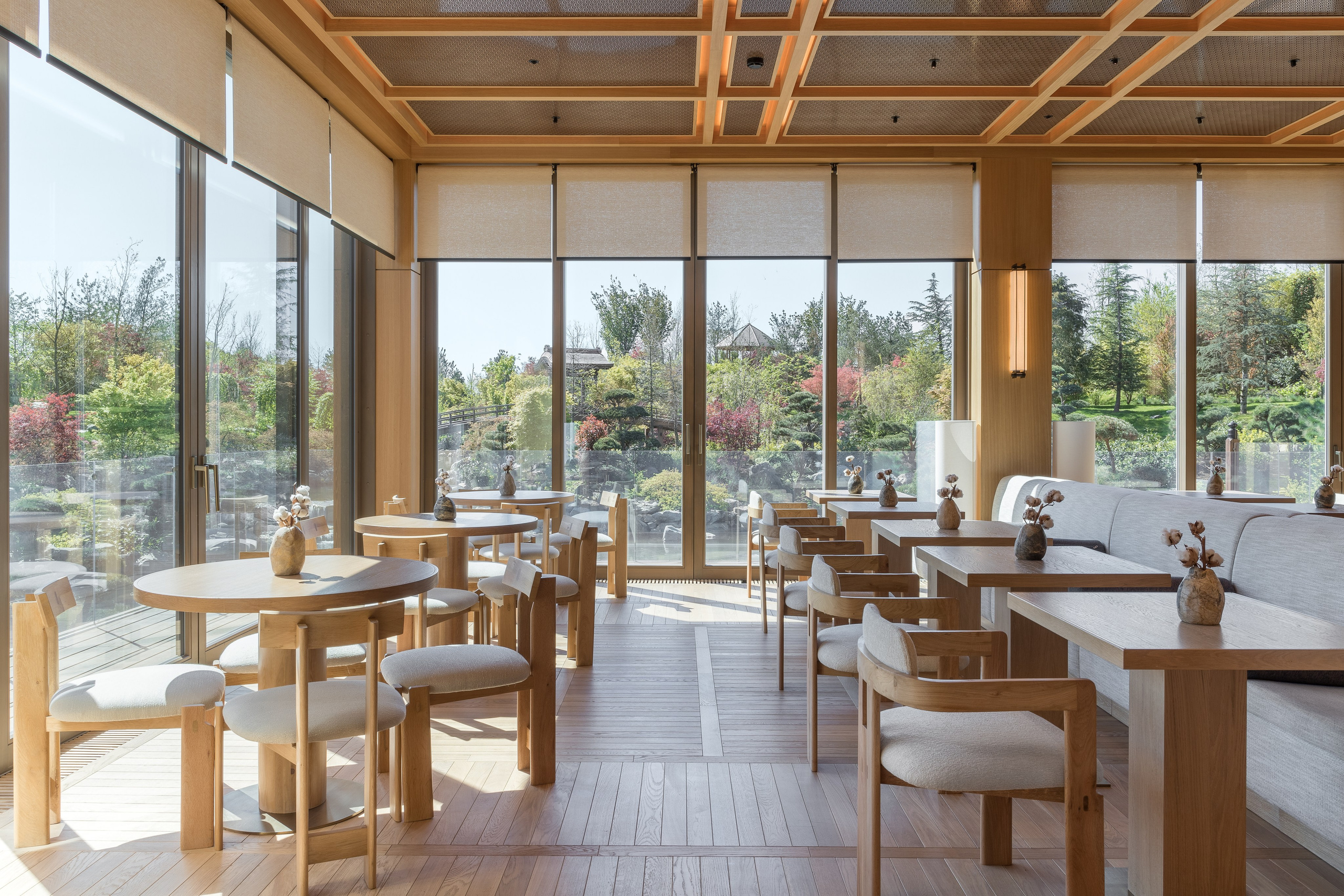 Japanese Restaurant in Krasnodar. Ekaterina Symidi. Interior Photographer