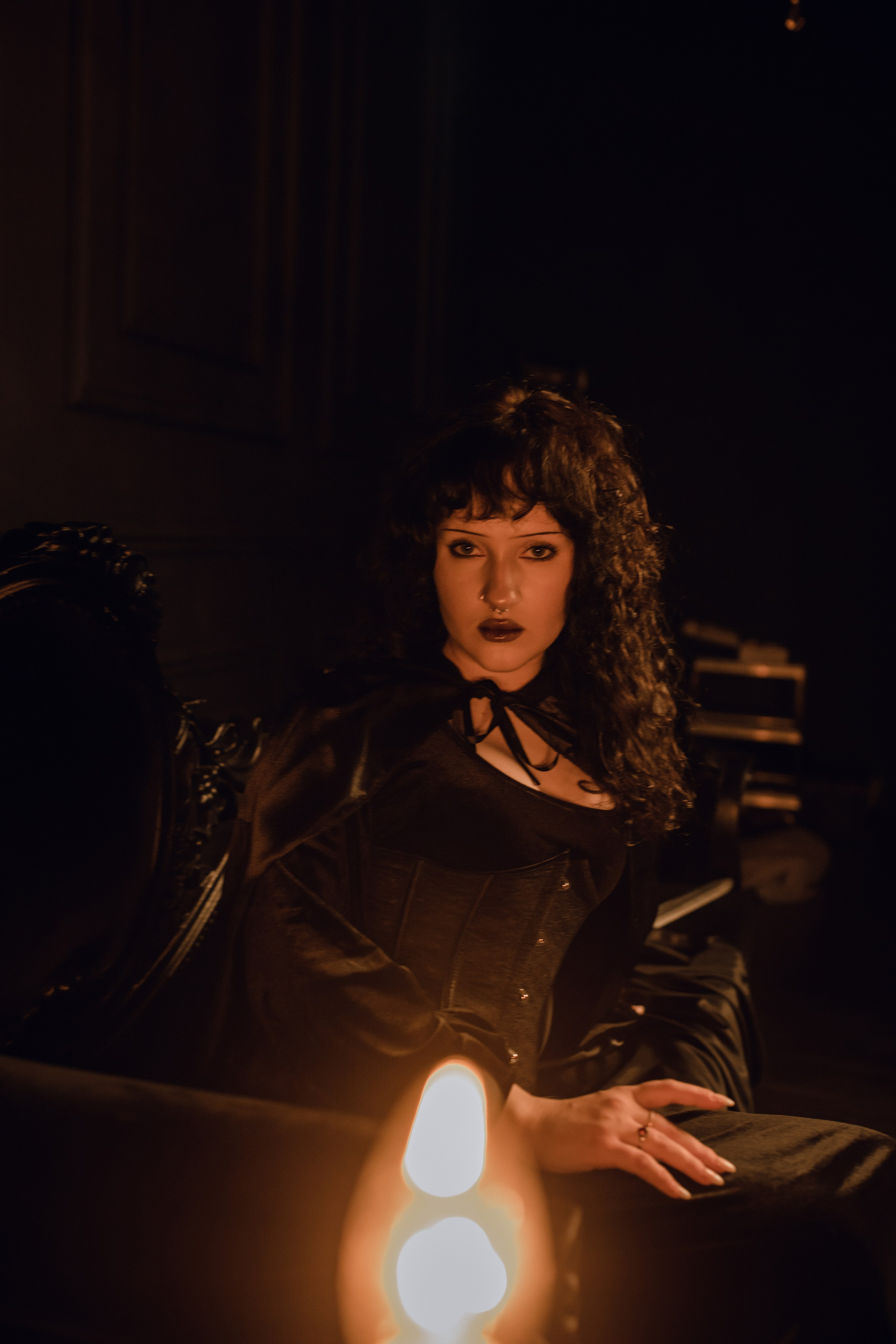 Портрет девушки в темной студии, фотосессия Санкт-Петербург