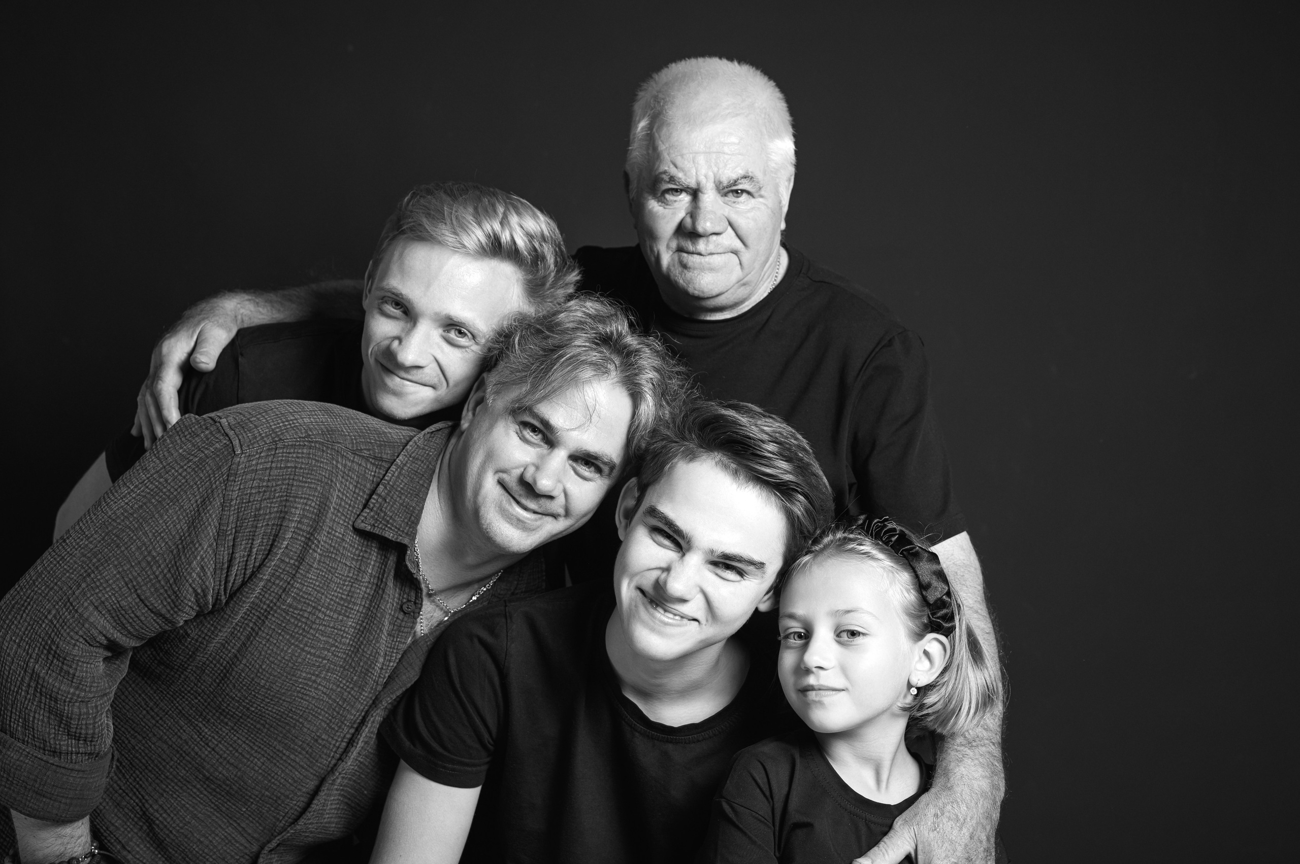 Семейная портретная студийная съемка. НЬЮБОРН ФОТОСЕССИИ, БЕРЕМЕННОСТЬ, ПОРТРЕТНЫЕ СЕМЕЙНЫЕ ФОТОСЕССИИ  Ногинск Москва ОЛЬГА ВОГЕЛЬ