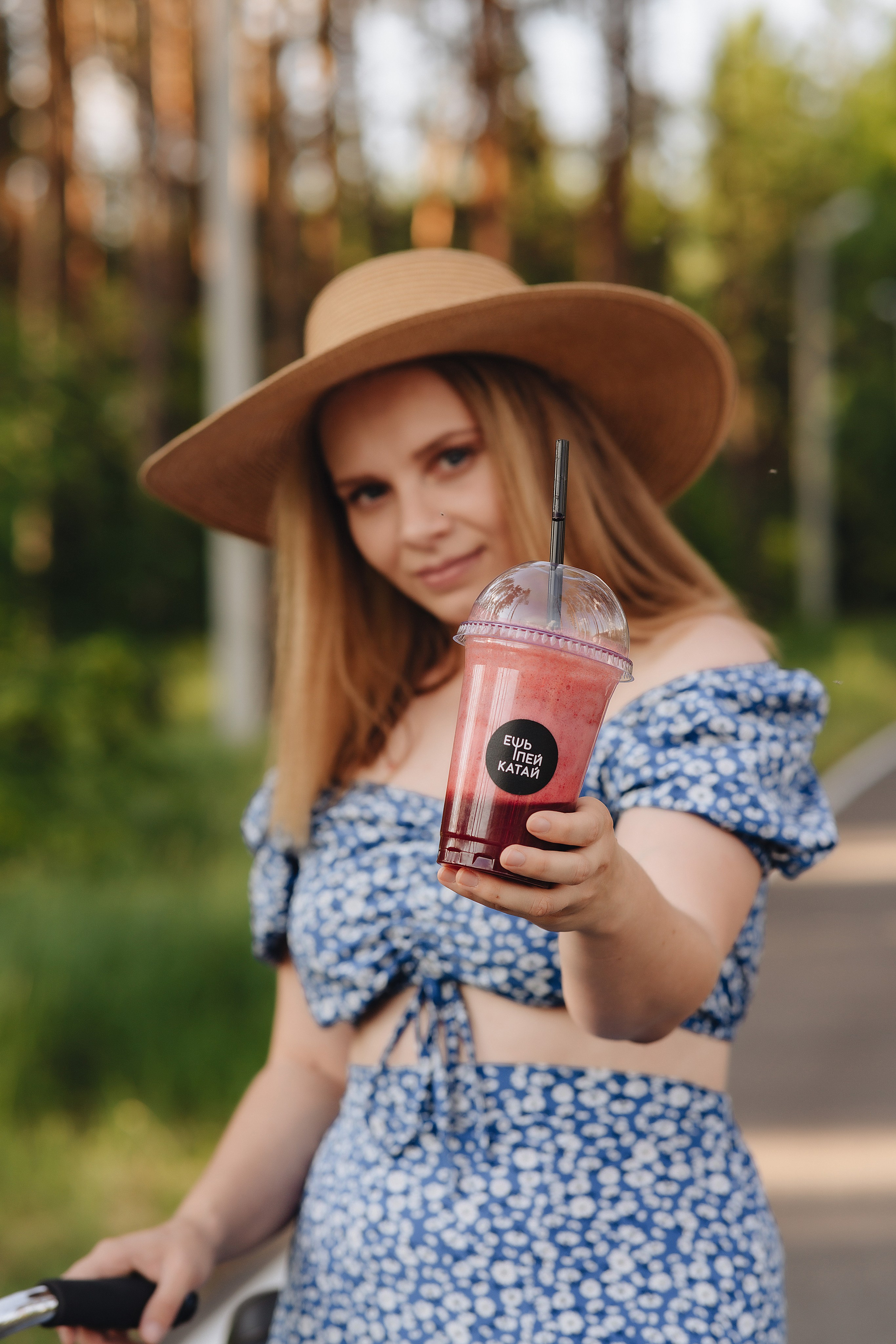 Семейная прогулка | Съемка для кофейни. Фотограф Карина Шмулёва. Воронеж и область