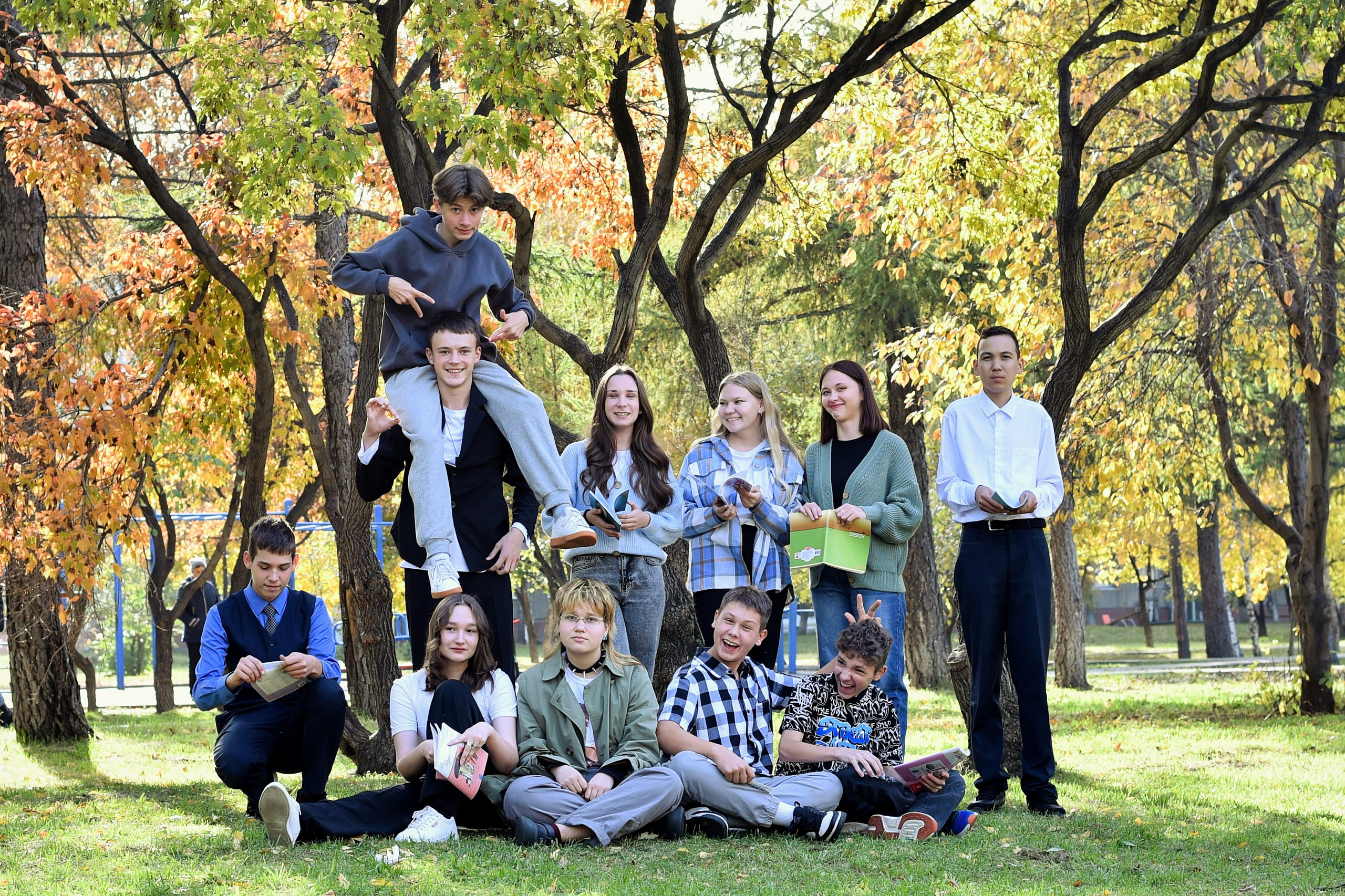 ФОТОСЕССИЯ В ПАРКЕ осень. Школьный фотограф ЛАРИСА МАТВЕЕНКО