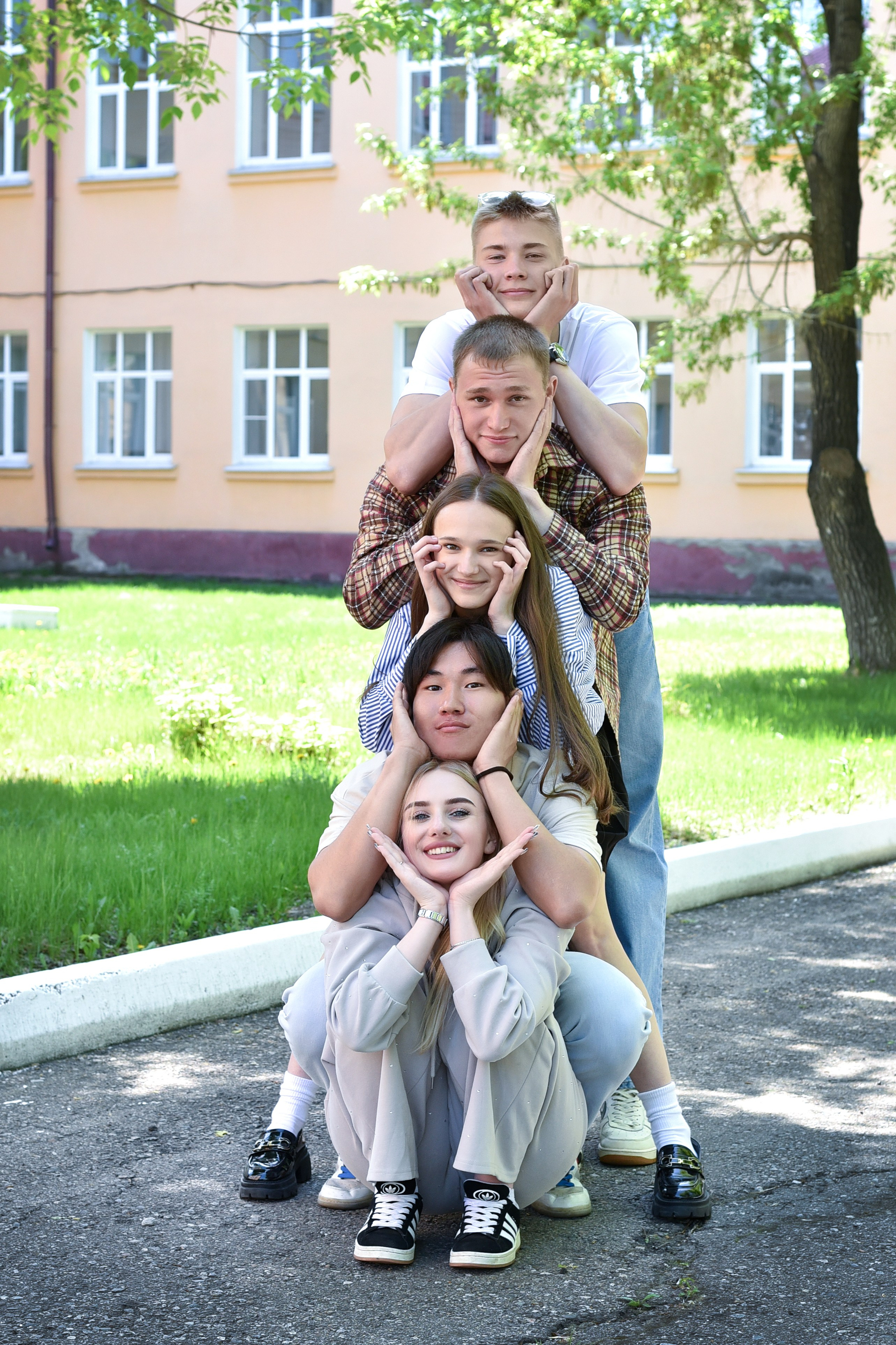 ФОТОСЕССИЯ В ПАРКЕ весна. Школьный фотограф ЛАРИСА МАТВЕЕНКО