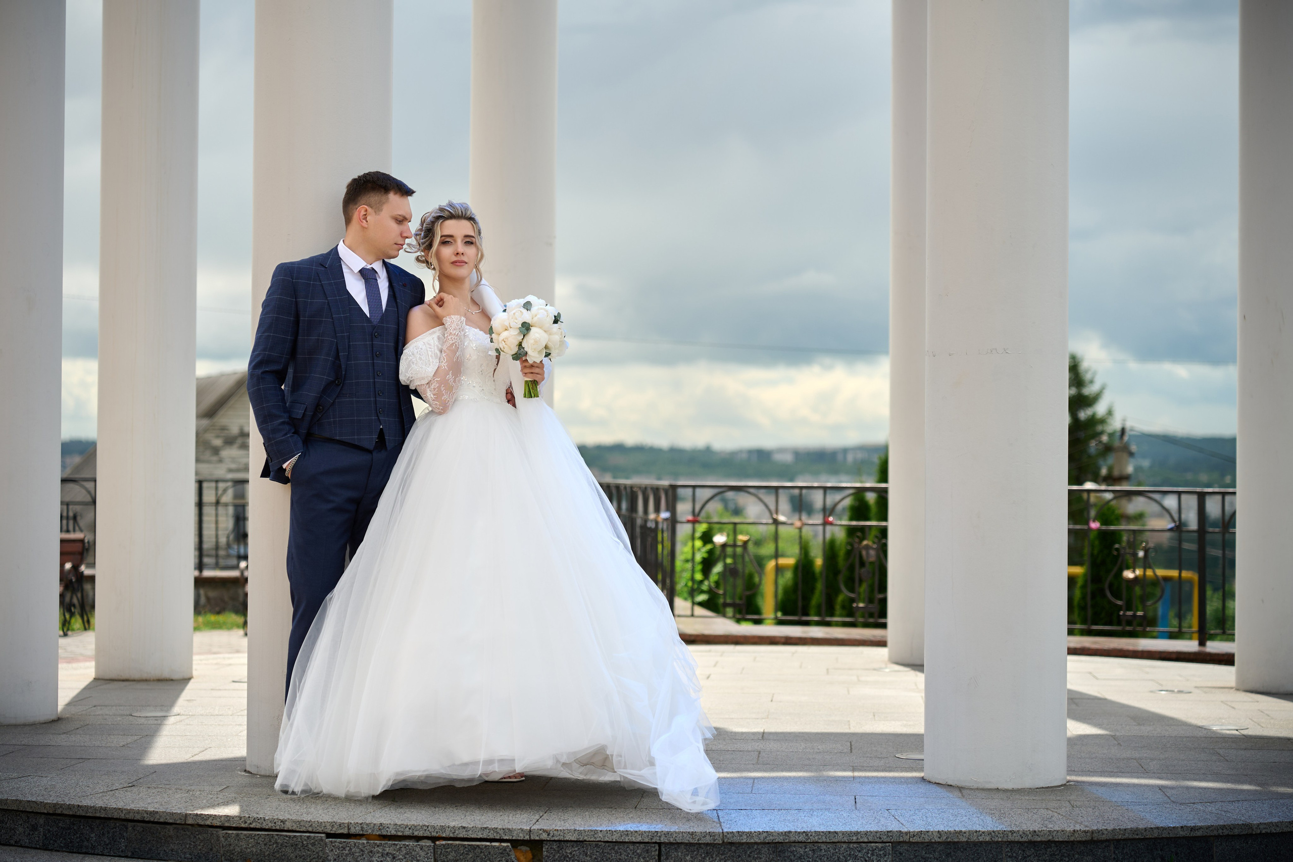 Свадебная фотосессия в Старом Осколе и Губкине. Профессиональный фотограф Старый Оскол, Губкин — свадьба, венчание, крещение, юбилей и день рождения