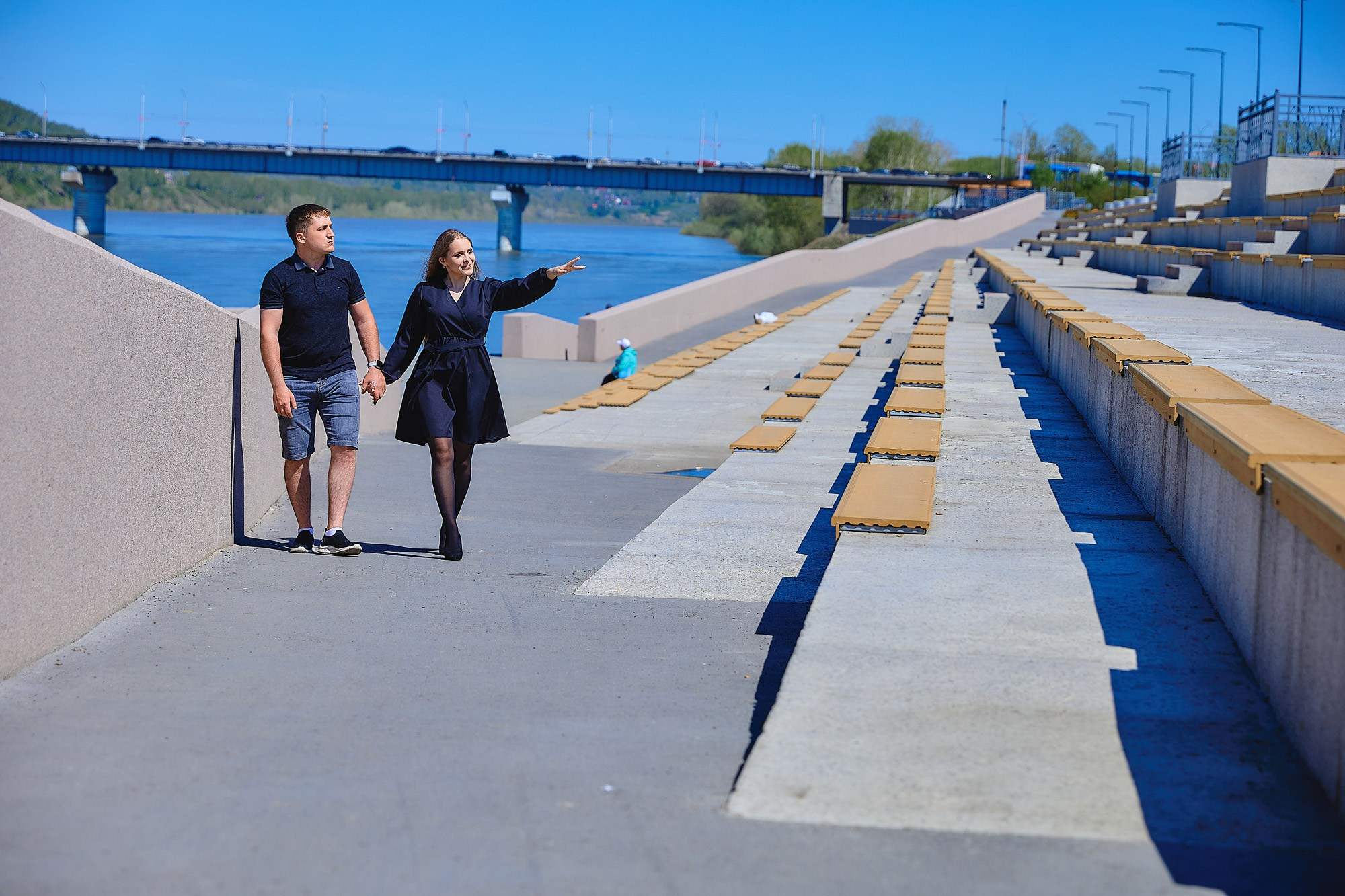 Романтическая фотосессия на улице двух влюбленных. Любовь Гальцова — свадебный, семейный, детский фотограф в городе Кемерово и Кемеровской области