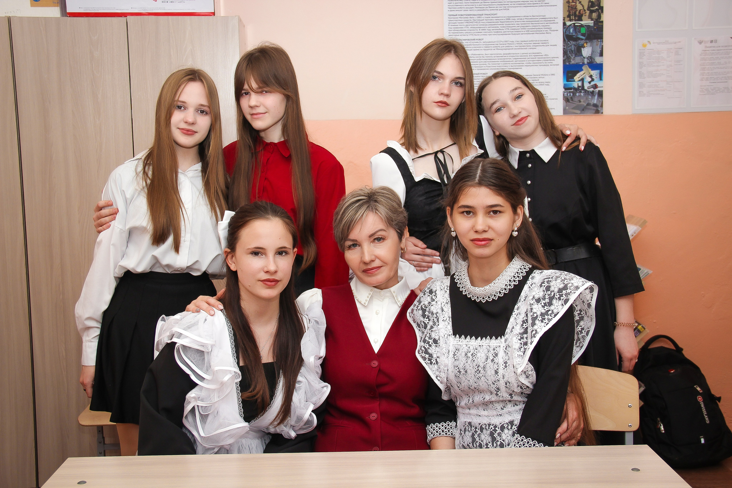 9-11 классы СЪЁМКИ ВЫПУСКНЫХ И ПОСЛЕДНИХ ЗВОНКОВ. Выпускные альбомы для школ и Детских садов в Барнауле /Выпускные/Свадебные/Детские/Семейные и др. виды съёмок /Фотограф Вера Валейко