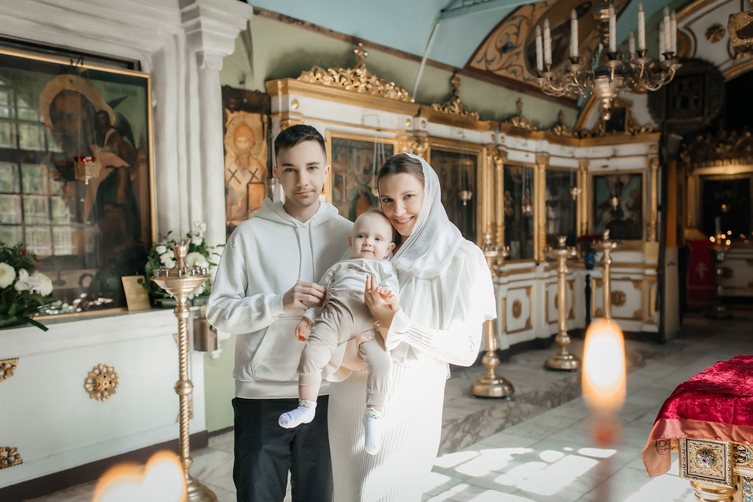 Крещение Ксении в Храме Казанской Иконы Божией матери в Коломенском. Фотограф на крещение и венчание Москва  Надежда Баланина