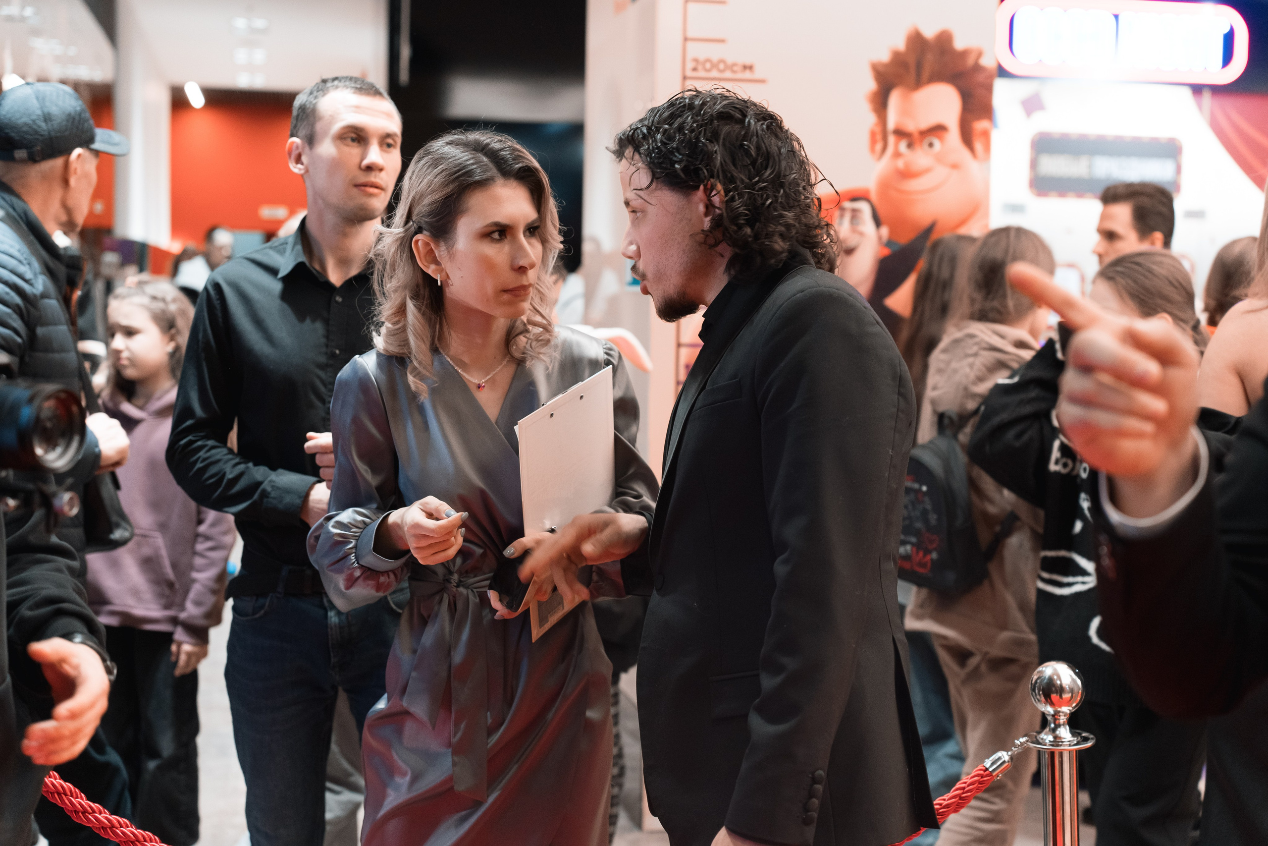 Веб-сериал «МЫ». Для тех, кто не ждёт удачи, а создаёт её. Каждая фотосессия — это твой момент, твой стиль, твой успех. 📸