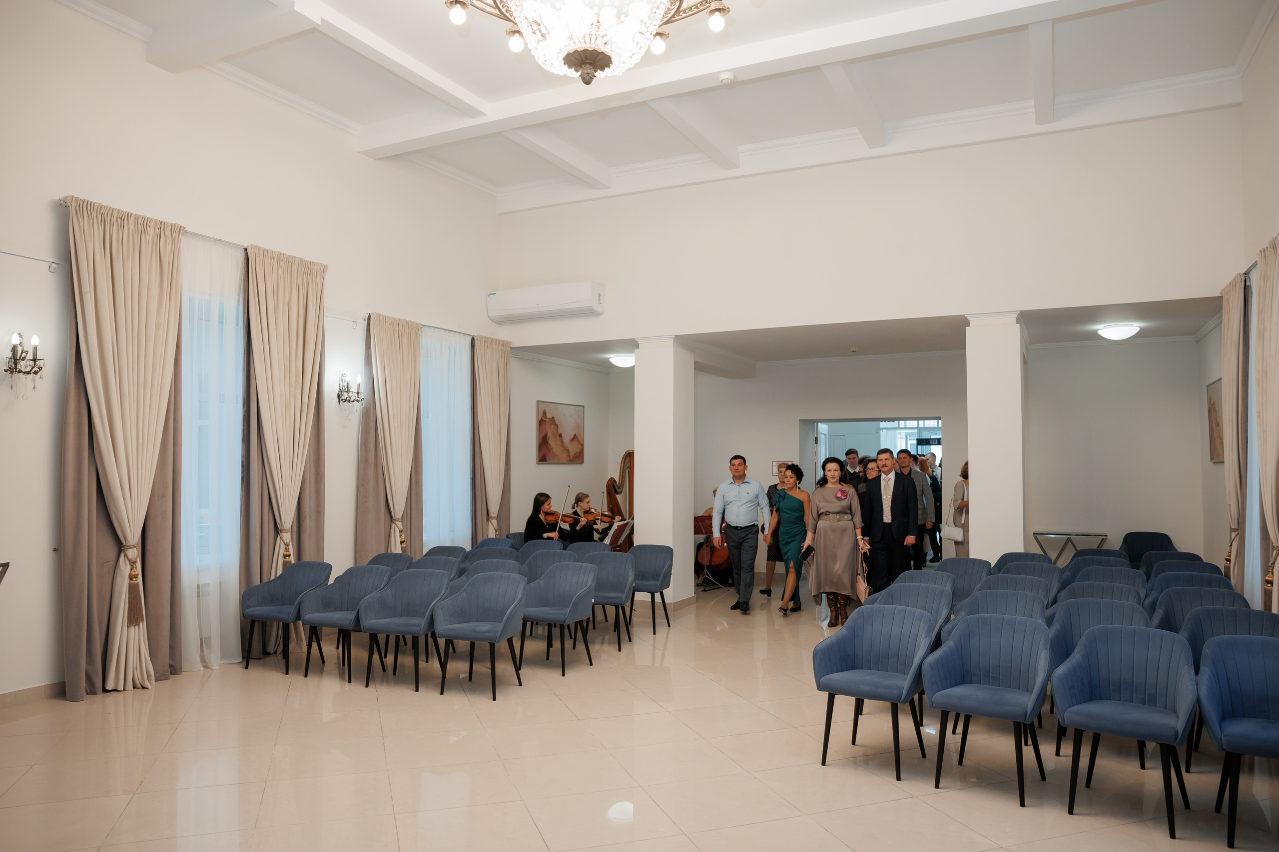 Константин и Дарья, ЗАГС ВДНХ, отель Soluxe, ресторан «Антик». Свадебный и репортажный фотограф (Москва, Королев и другие)