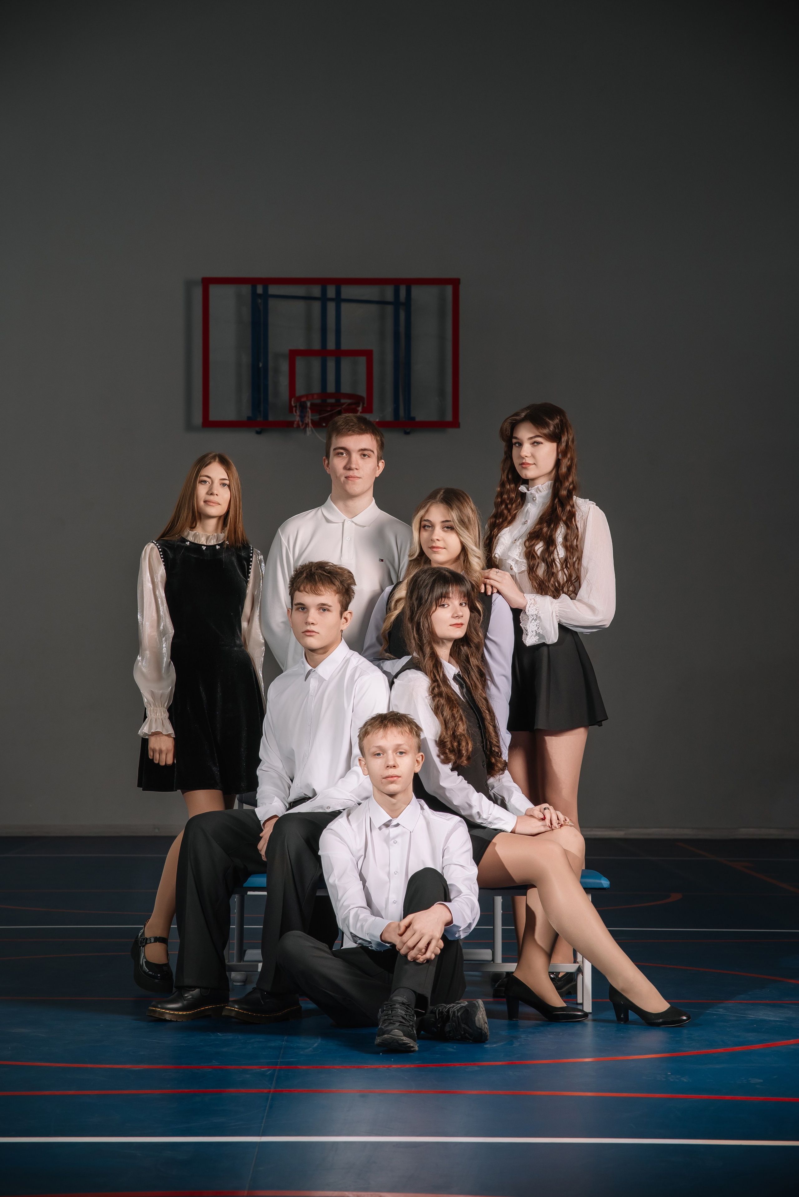 Группы. Школьный фотограф в Валуйках. Фотосессии для выпускников и изготовление выпускных альбомов в городе Валуйки и в Белгородской области