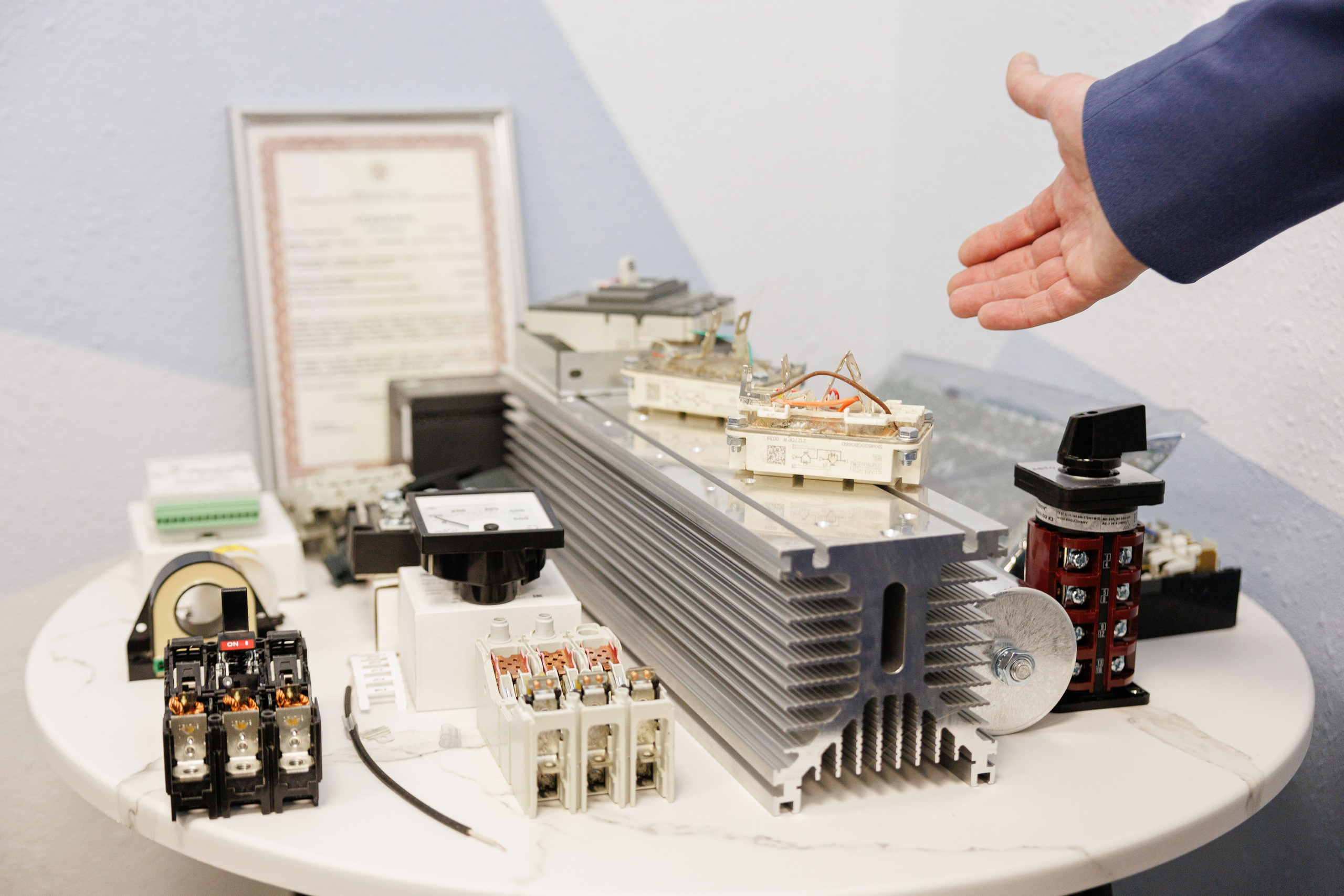 Вольтаг — Экскурсия по производству. Контент для бизнеса в Екатеринбурге Полдень Медиа