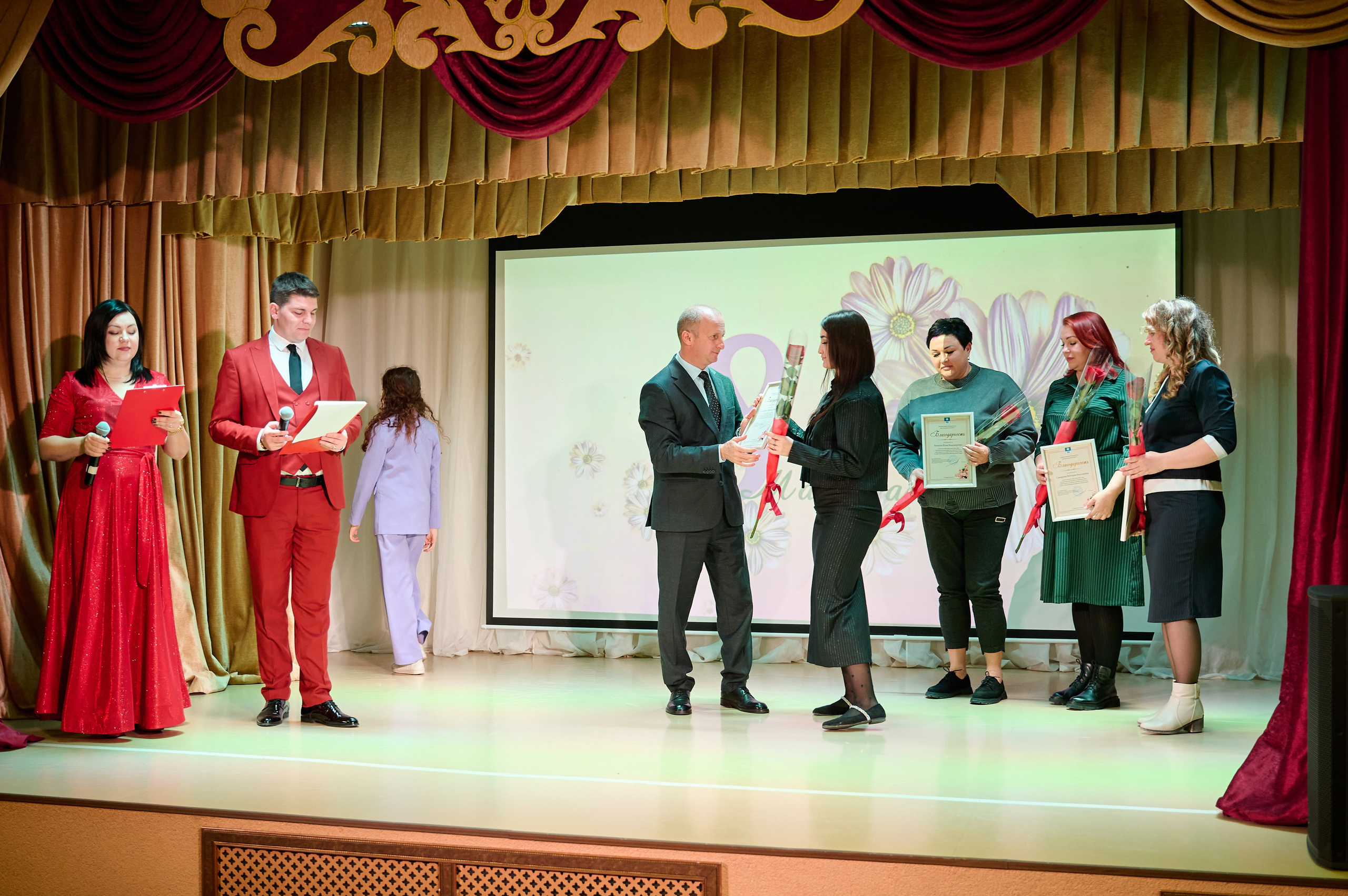 8 марта в Виноградном. Жизнь курорта Кабардинка в фотографиях