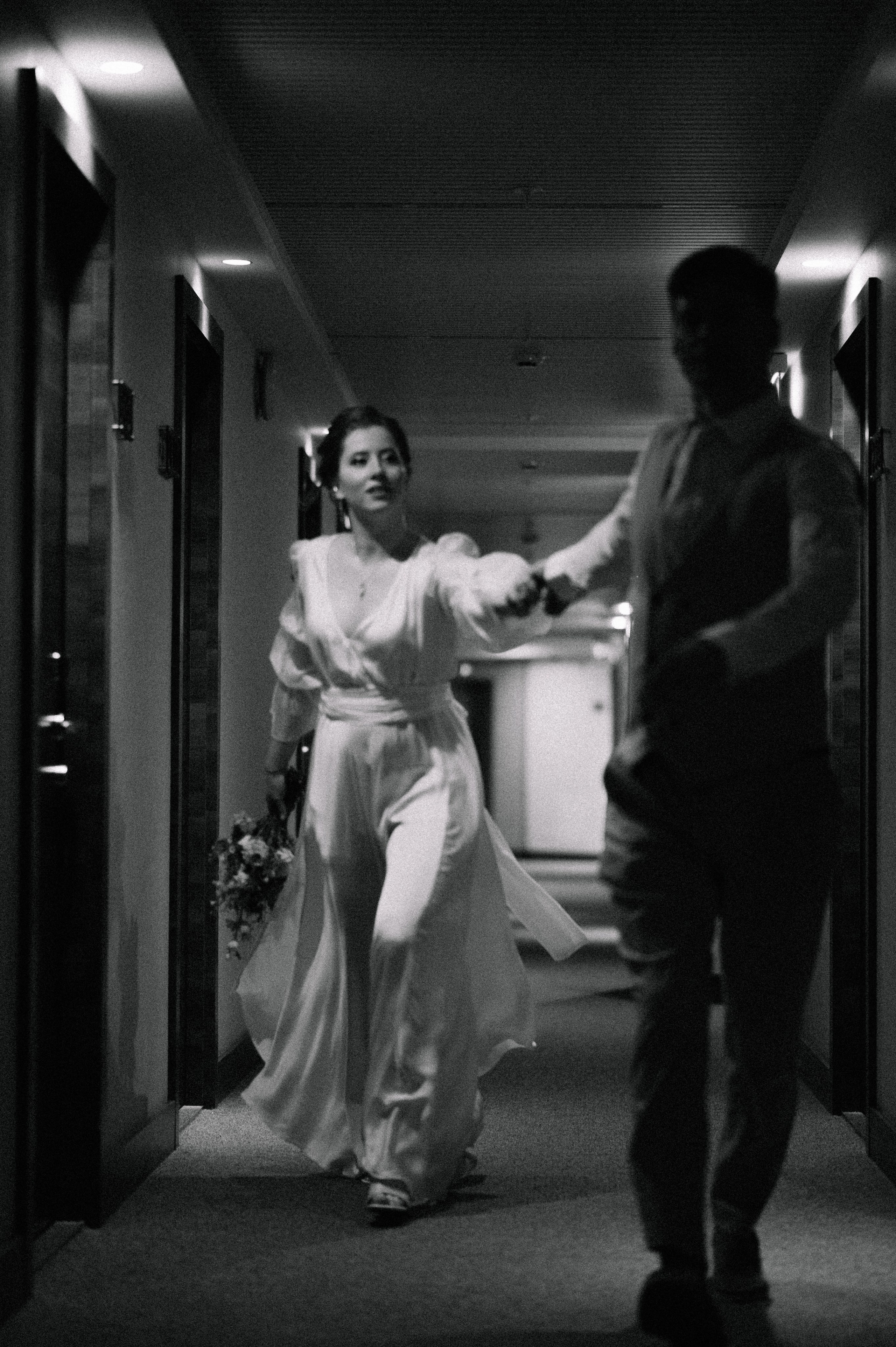 Сборы в отеле. Семейный и свадебный фотограф в Санкт-Петербурге Юлия Мельникова