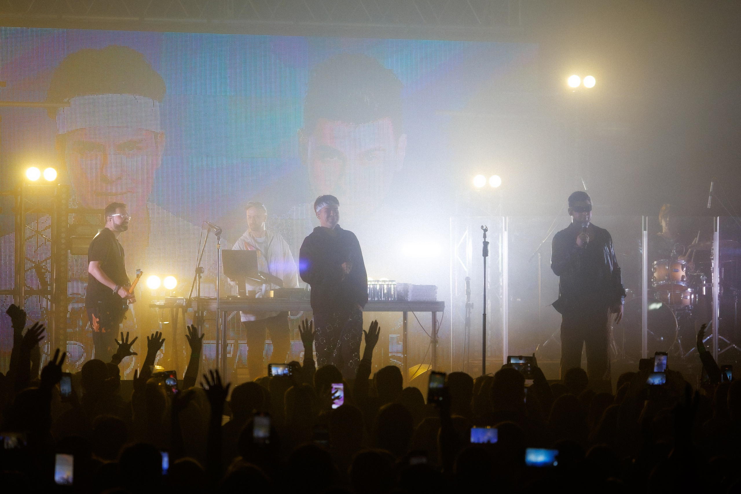 Фотоотчёт и репортаж с концерта группы GAYAZOV$ BROTHER$. Красильников Евгений — профессиональный фотограф в Ростове-на-Дону