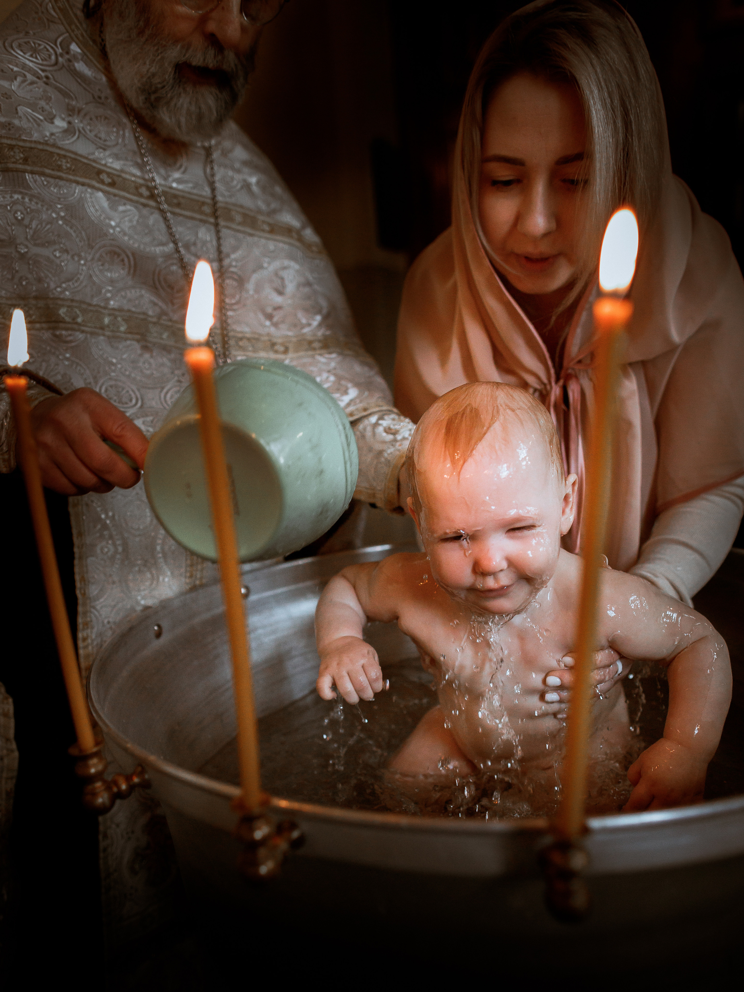 Крещения и венчания. Фотограф на крещение в Москве Нина Лобасова