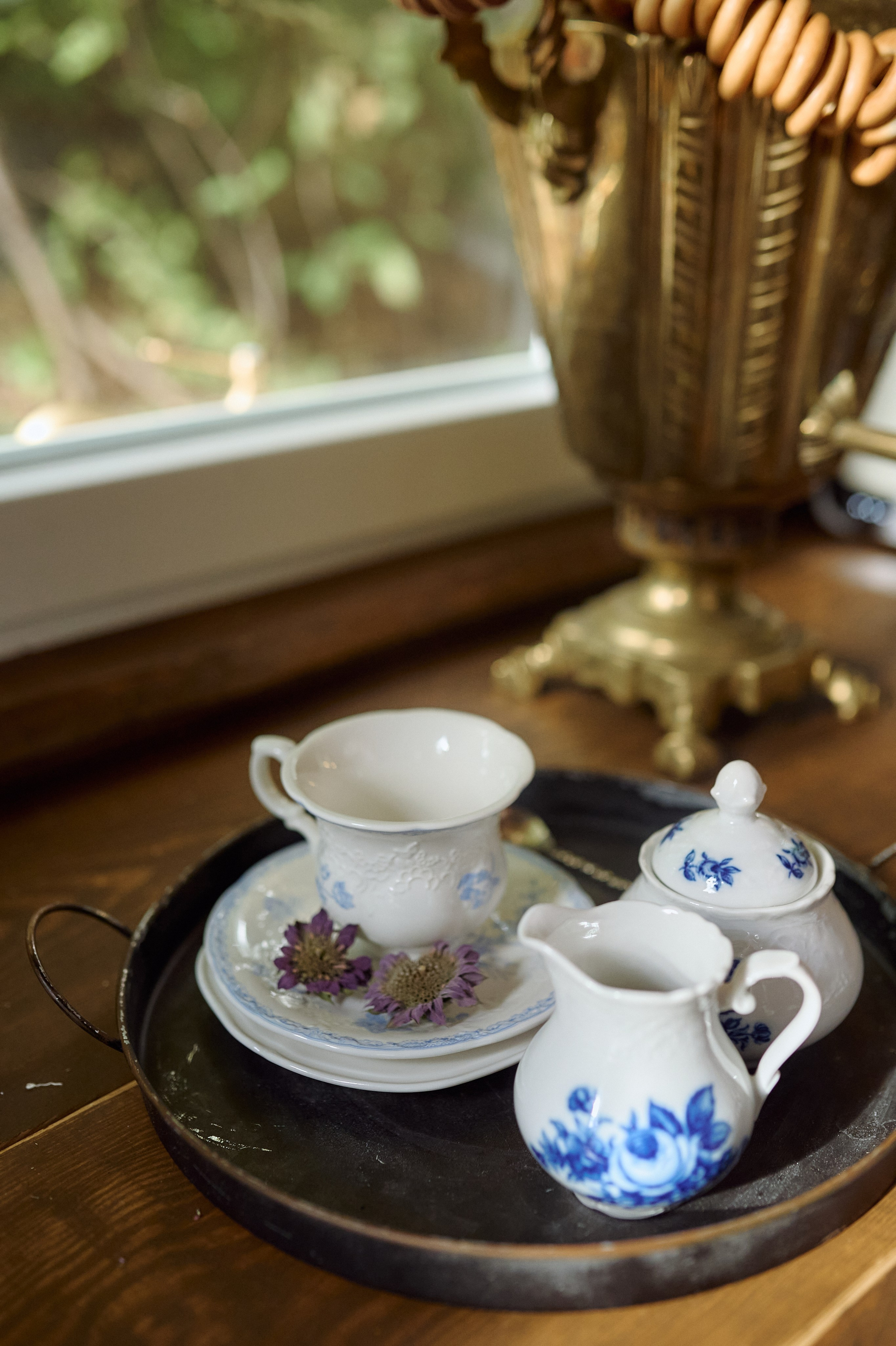 Алёна и Рада в Чайной. Семейный и свадебный lifestyle-фотограф в Москве Мария Петрова