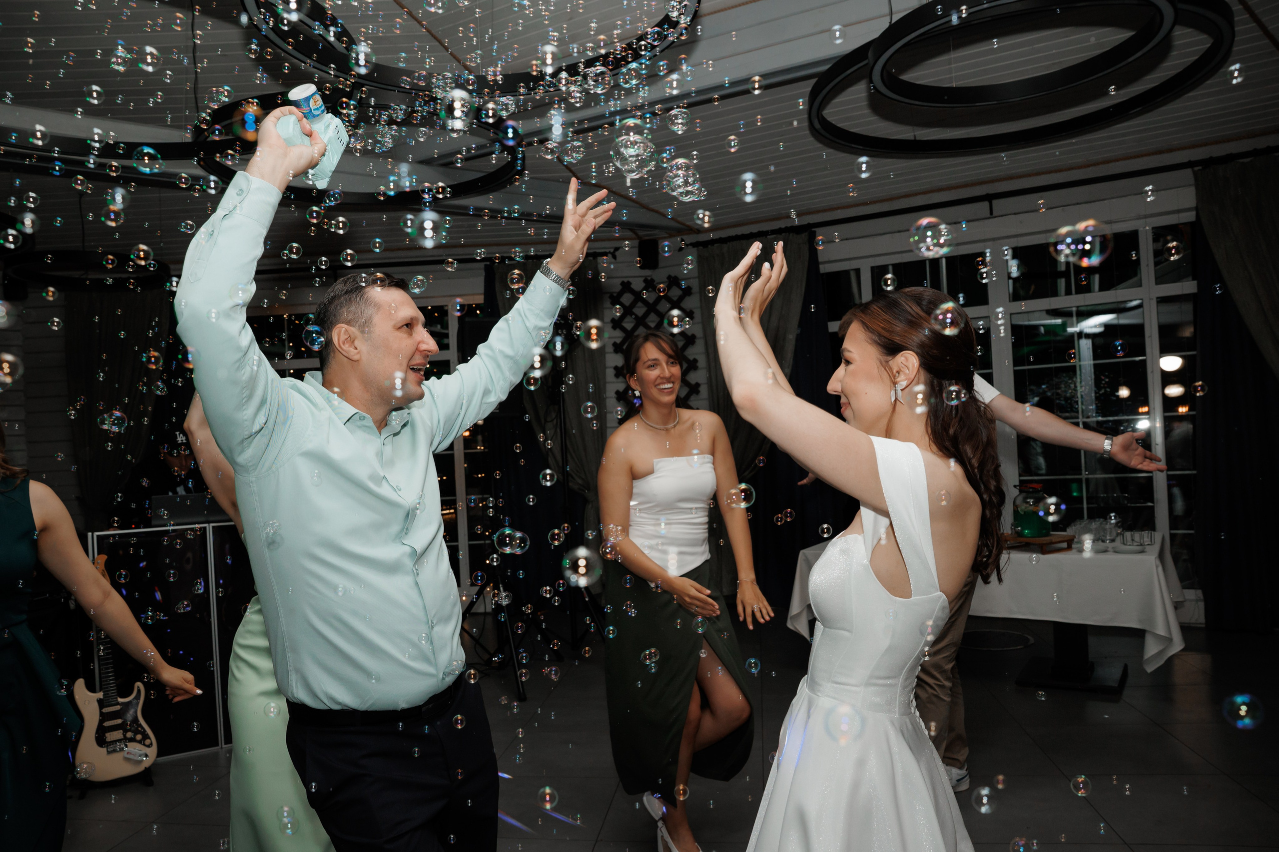 Регистрация в отеле Fish Point, ЗАГС Бутово, прогулка в Остафьево. Свадебный и репортажный фотограф (Москва, Королев и другие)