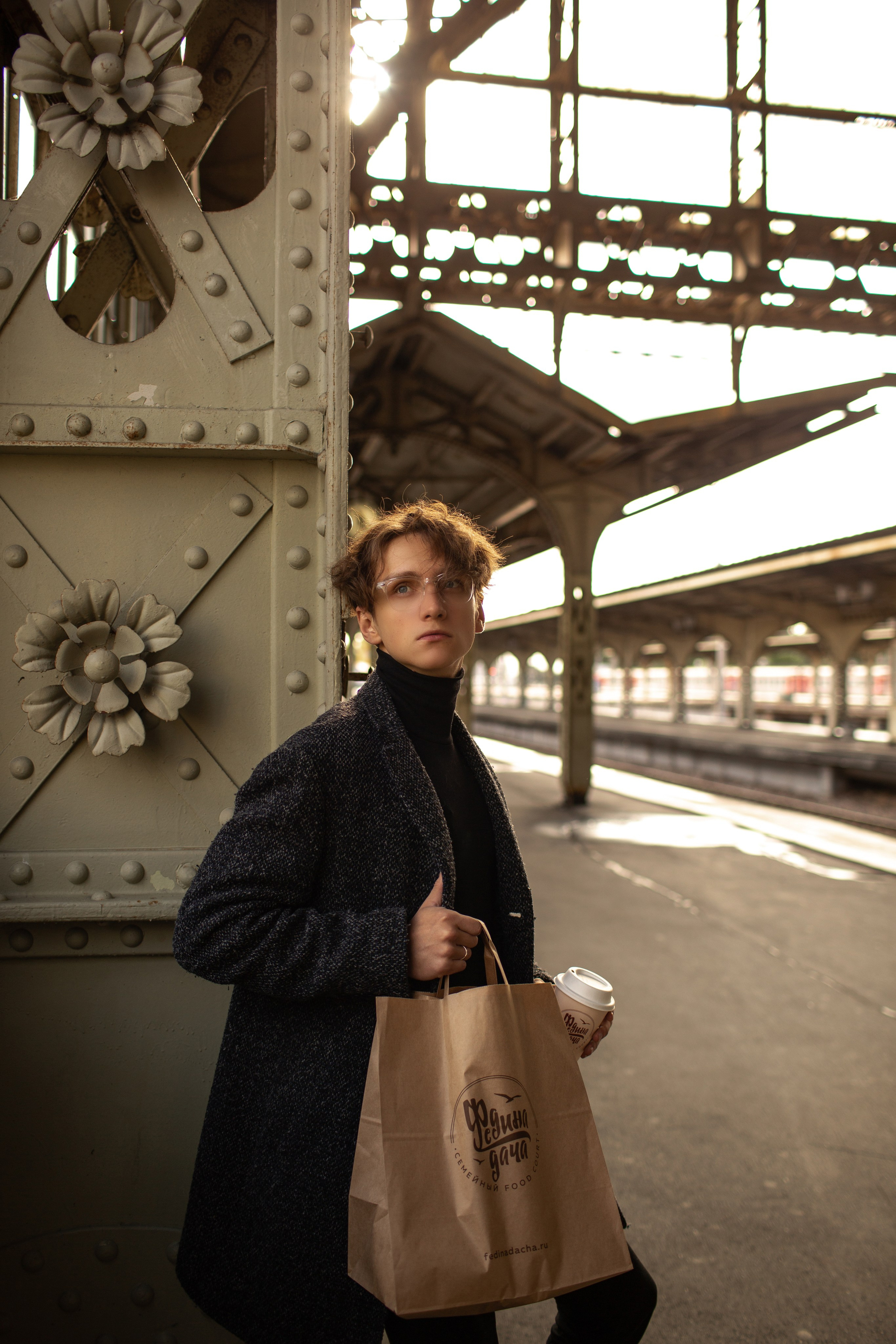 Рекламная съёмка для корнера «Федина дача». Вокзал. Свадебный фотограф Кирилл Белый