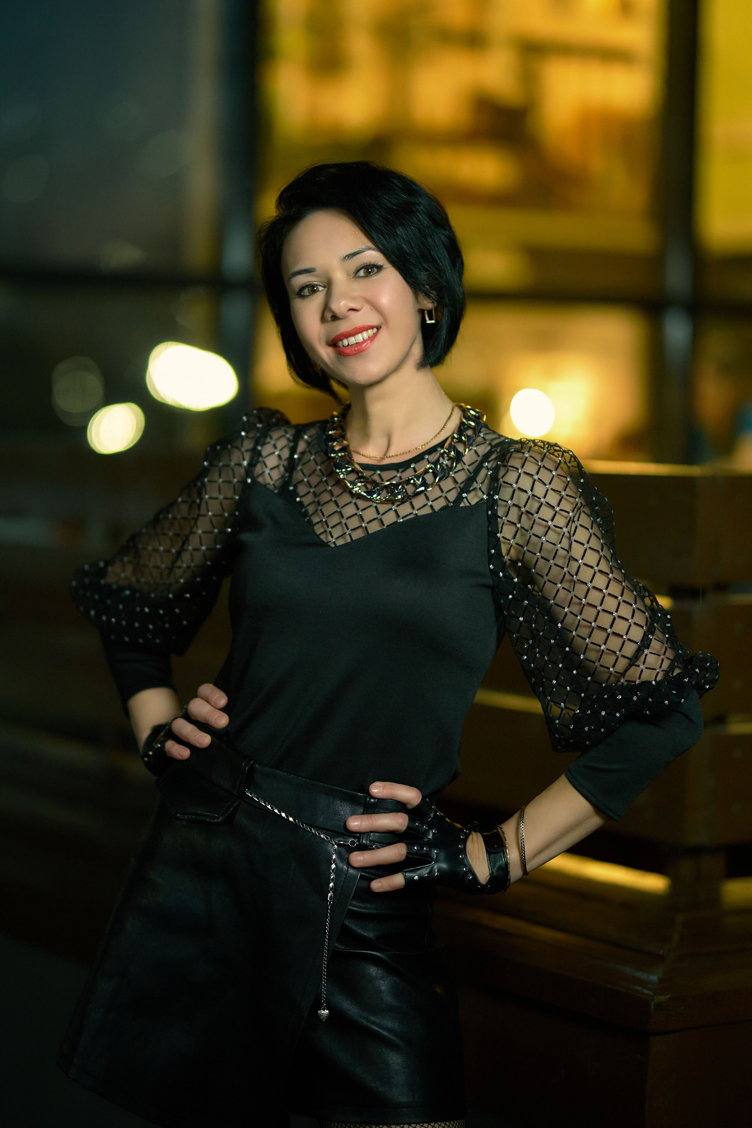 Вечерняя женская фотосессия на арбате. Чувашия, Чебоксары. Владимир Суздалов (ProMaXe) — Портретный фотограф, тематические фотосессии в Чебоксарах