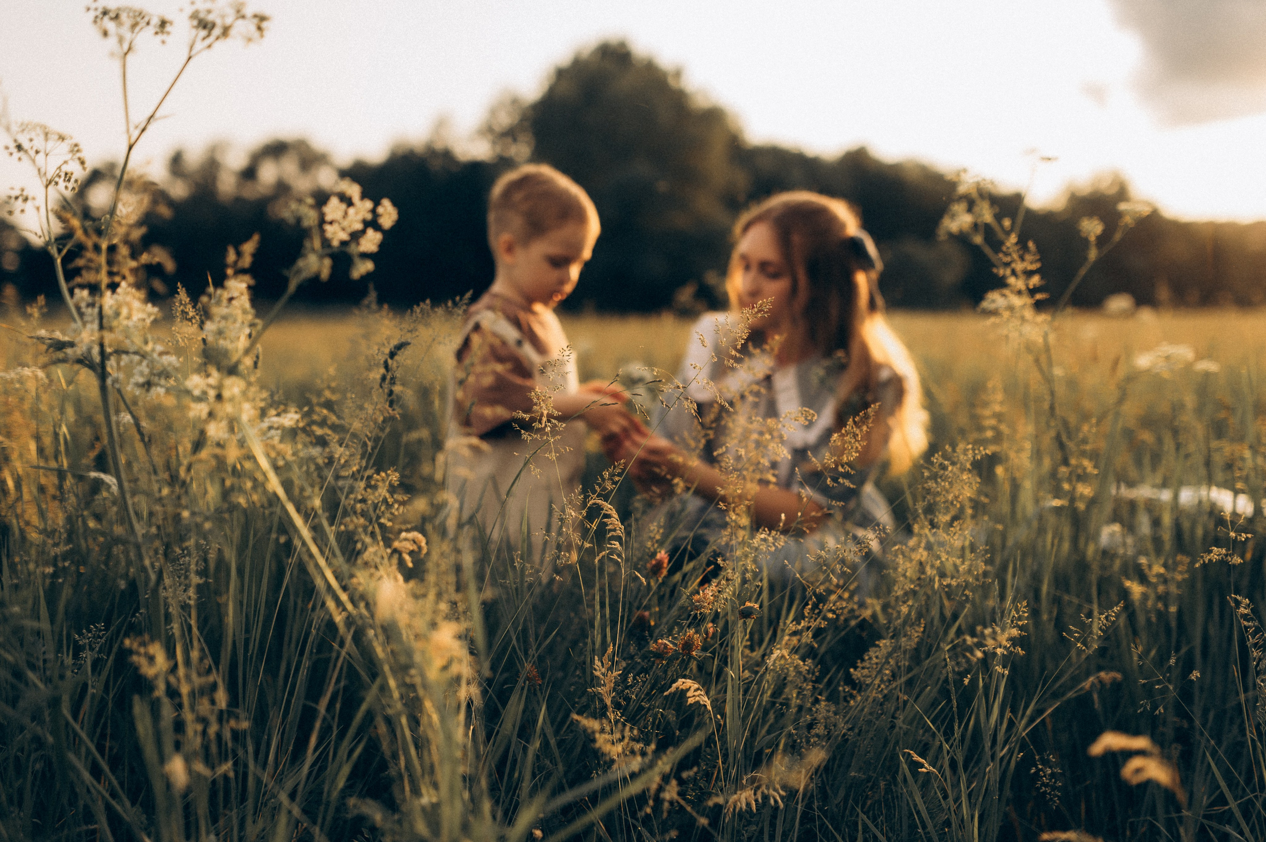 Фотосессия на природе мамы и сына. Фотограф Алексин, Тула