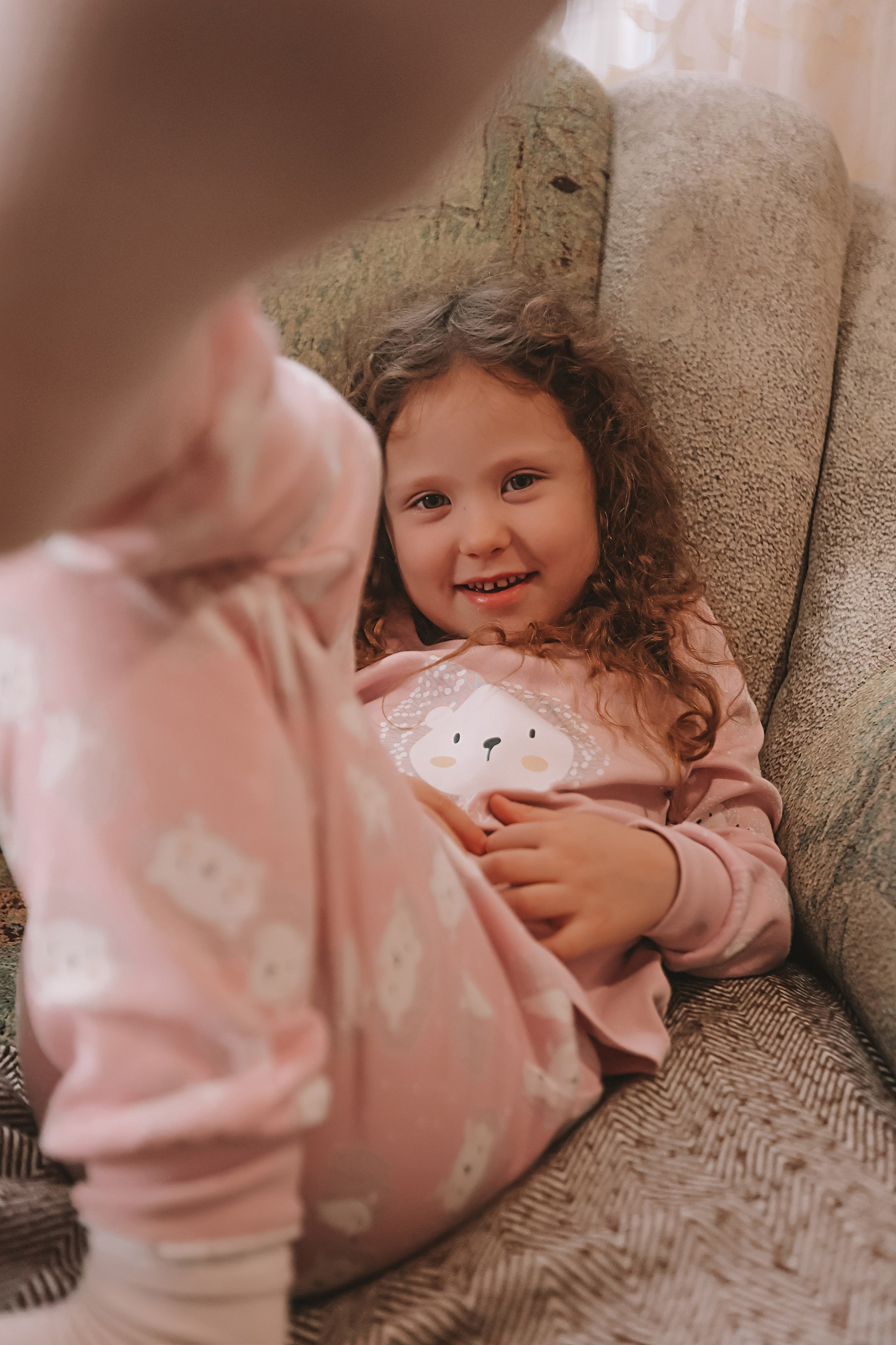 Большая семья репортаж. Семейный фотограф Тюмень, фотограф на роды Салмина Мария