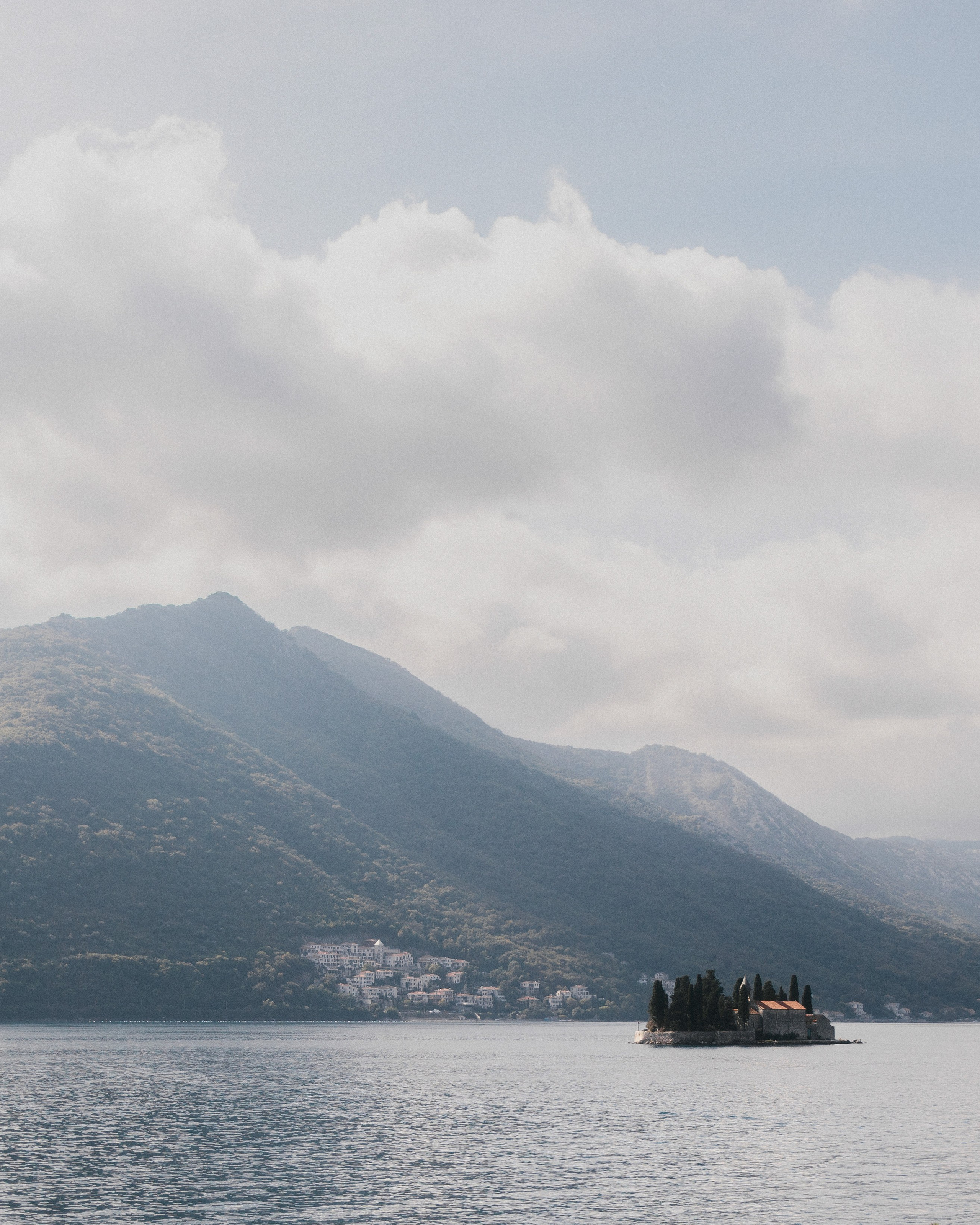 Анна и Александр. Свадьба в Перасте. Семейный и свадебный фотограф в Краснодаре