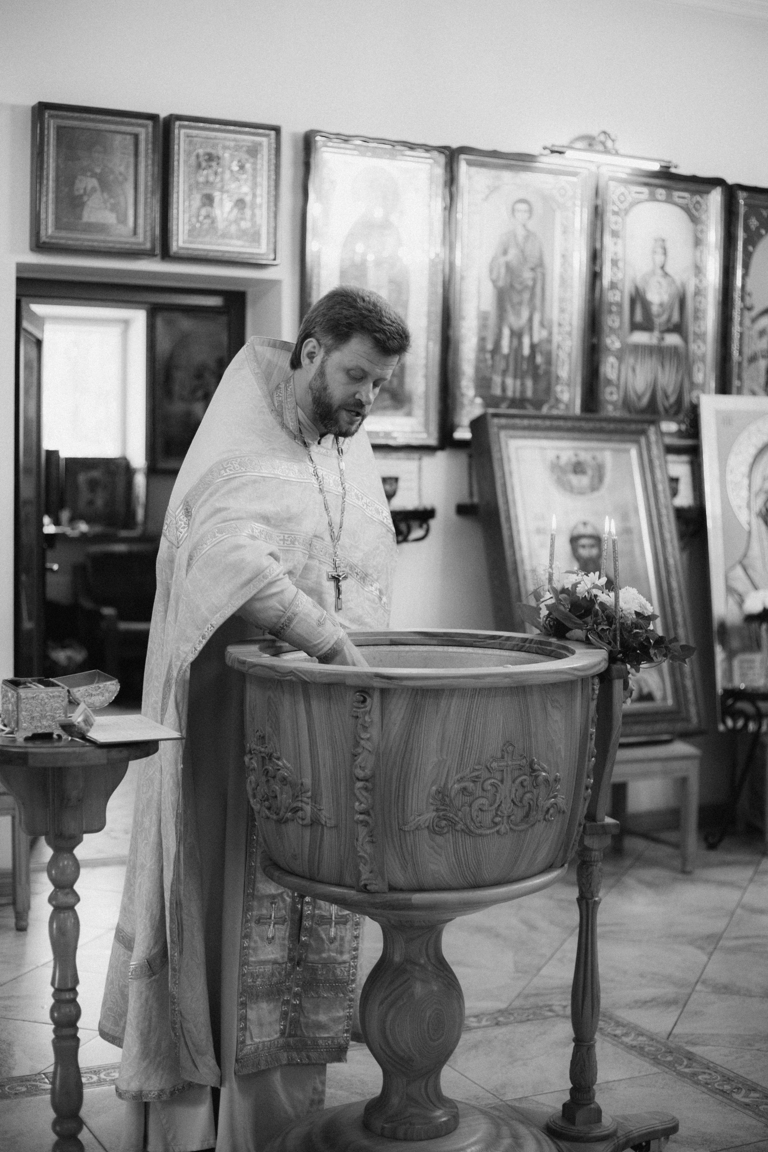 Крещение Мирослава. Я — фотограф, который помогает запечатлеть самые важные моменты вашей жизни!