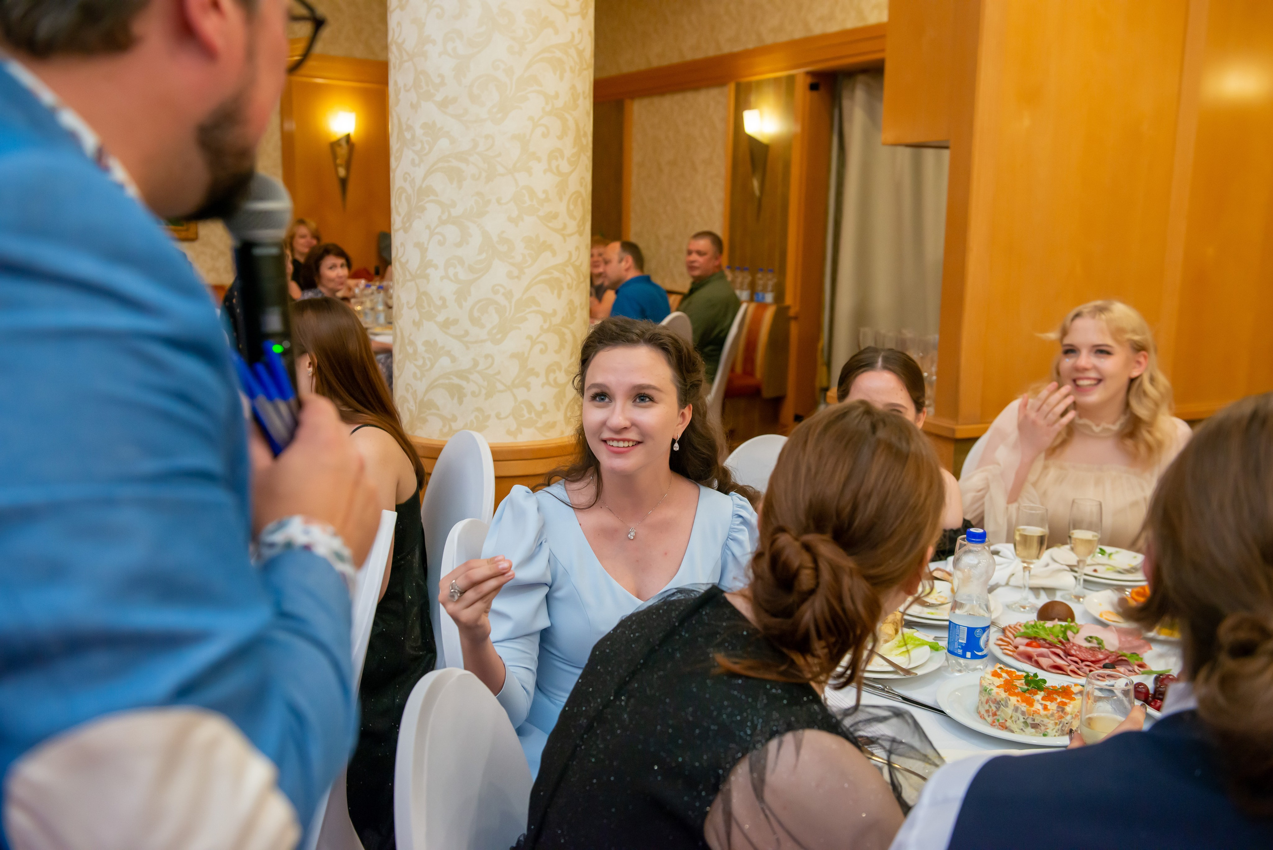 Выпускной вечер в гимназии № 37, ресторан La Ronde