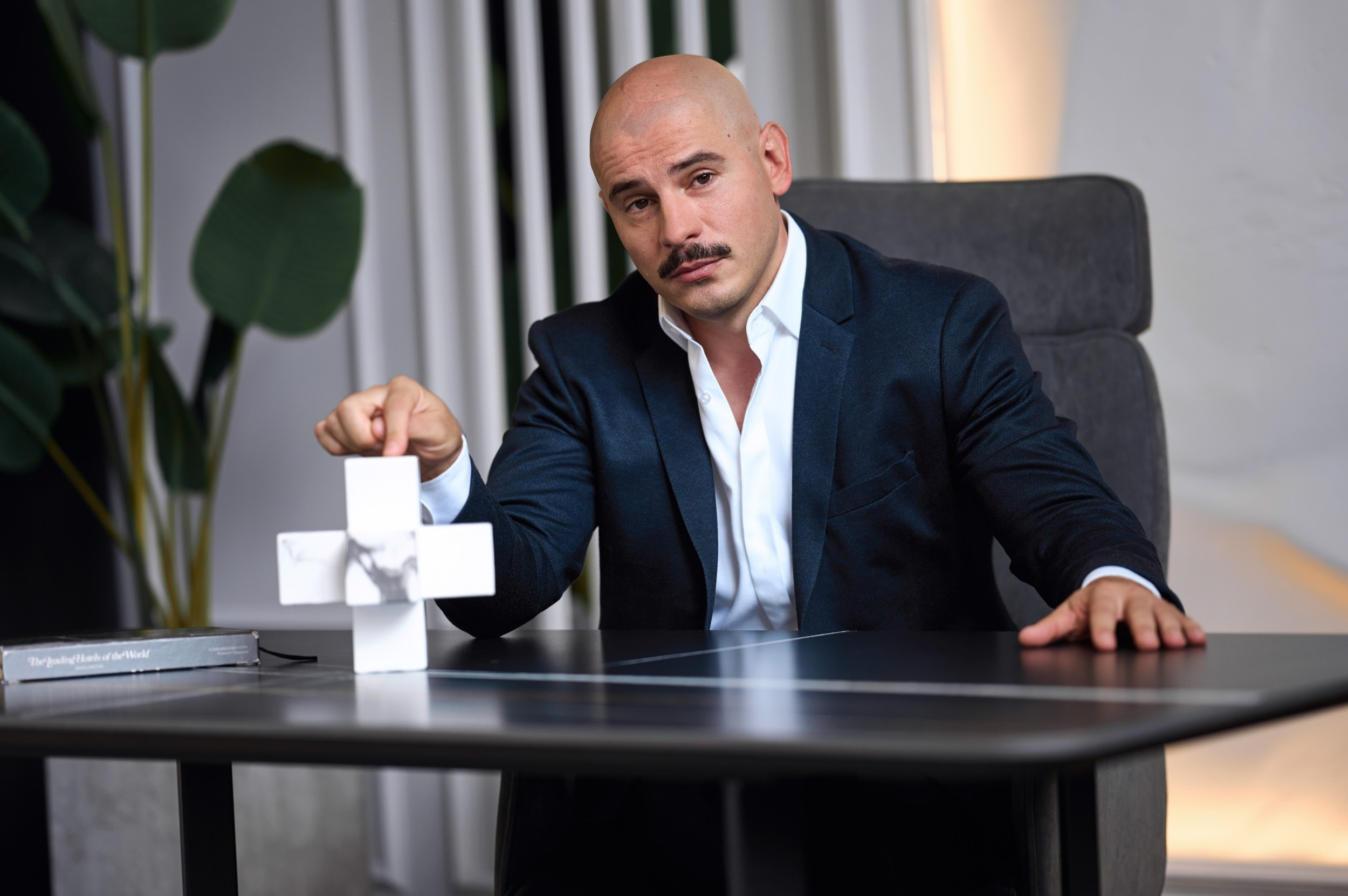 Саша | шоубиз