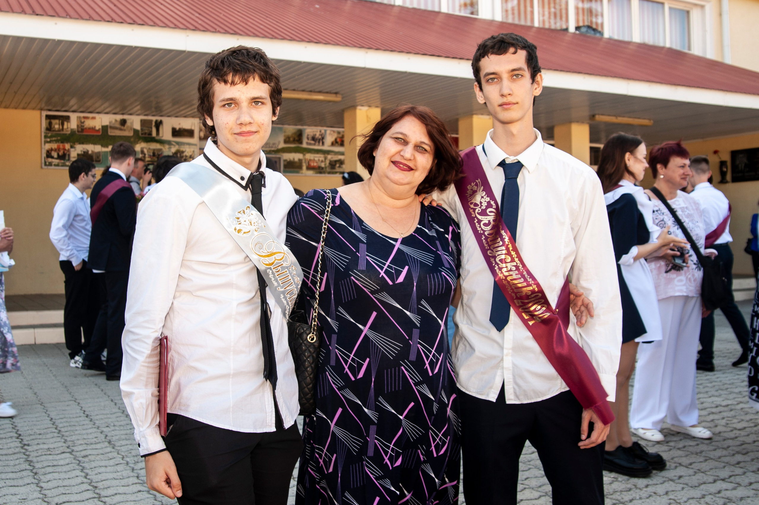 Последний Звонок МАОУ СОШ № 17 им. Эдуарда Есаяна — Архипо-Осиповка. Свадебный и семейный фотограф Денис Лукьянов в Краснодаре, Краснодарском крае и Республике Крым