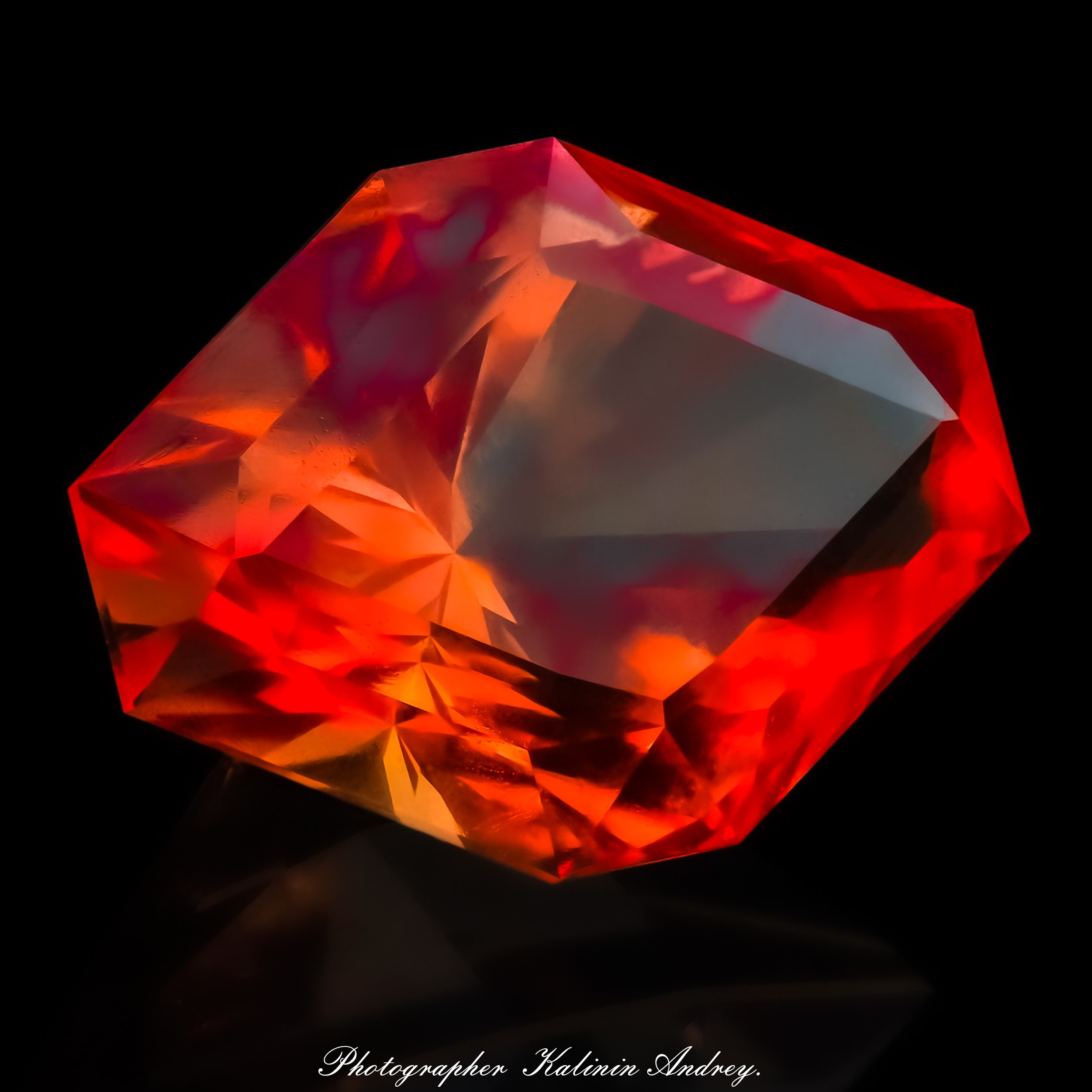 Профессиональная уникальная рекламная фотосъёмка драгоценных в Москве  тел +7 966-003-13-07. Высококачественная профессиональная рекламная фотосъёмка ювелирных украшений, драгоценных камней в Москве. Обучение, консультация