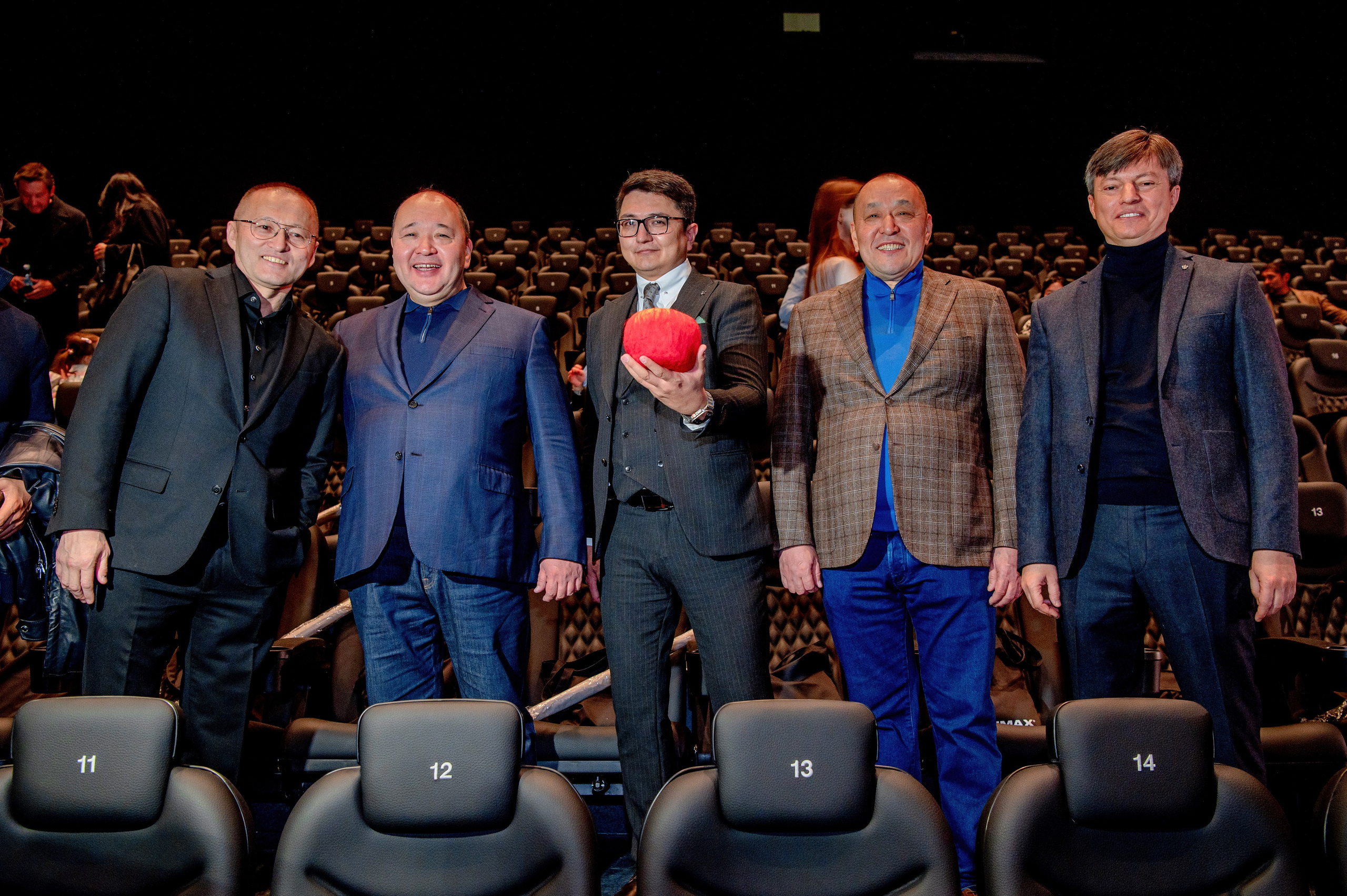 Презентации. Открытия. Елена Северина фотограф, Алматы: репортаж (спорт, концерты, конференции), предметная и фуд-съёмка, портреты, каталоги, фэшн, ретушь