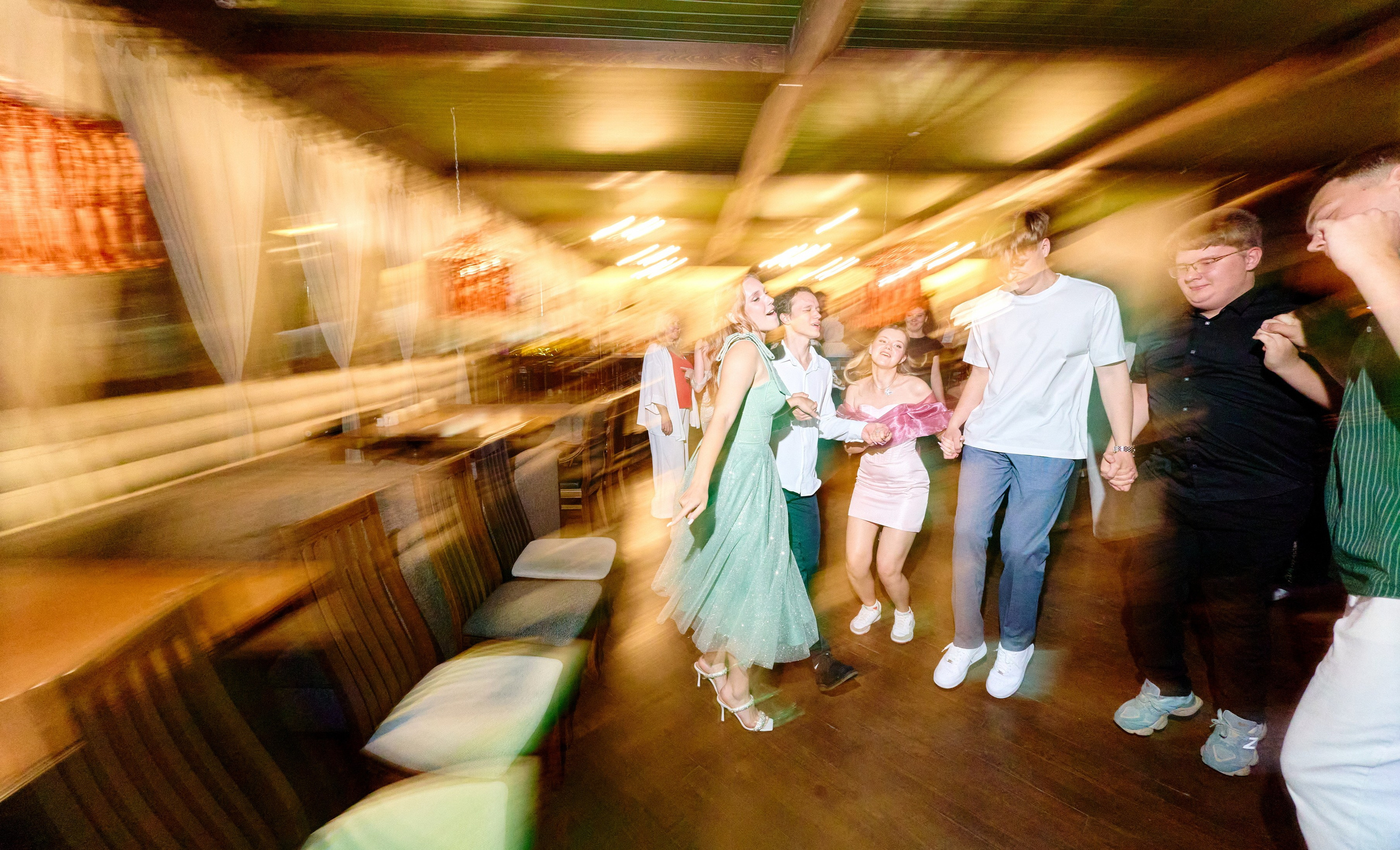 Выпускной 35 Сош. Фотограф Выпускные альбомы Таганрог Сергей Коробченко