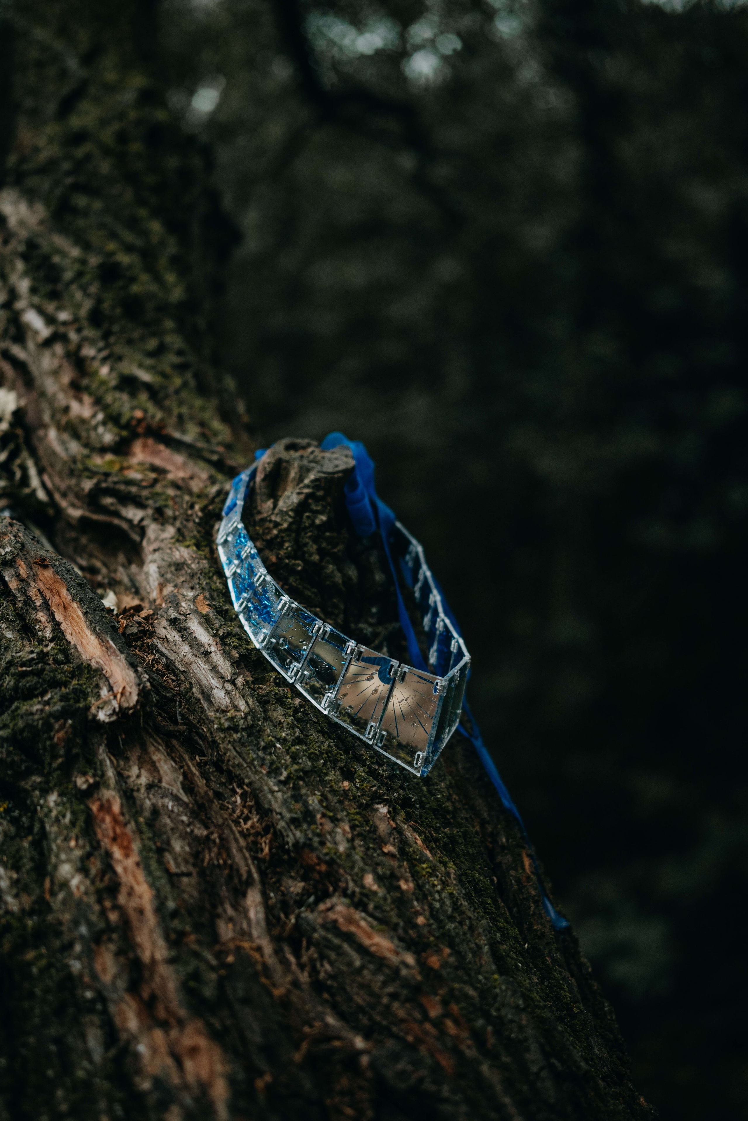 Съемка для бренда славянских украшений в лесу. Портретный и свадебный фотограф в Тбилиси • xeniqo