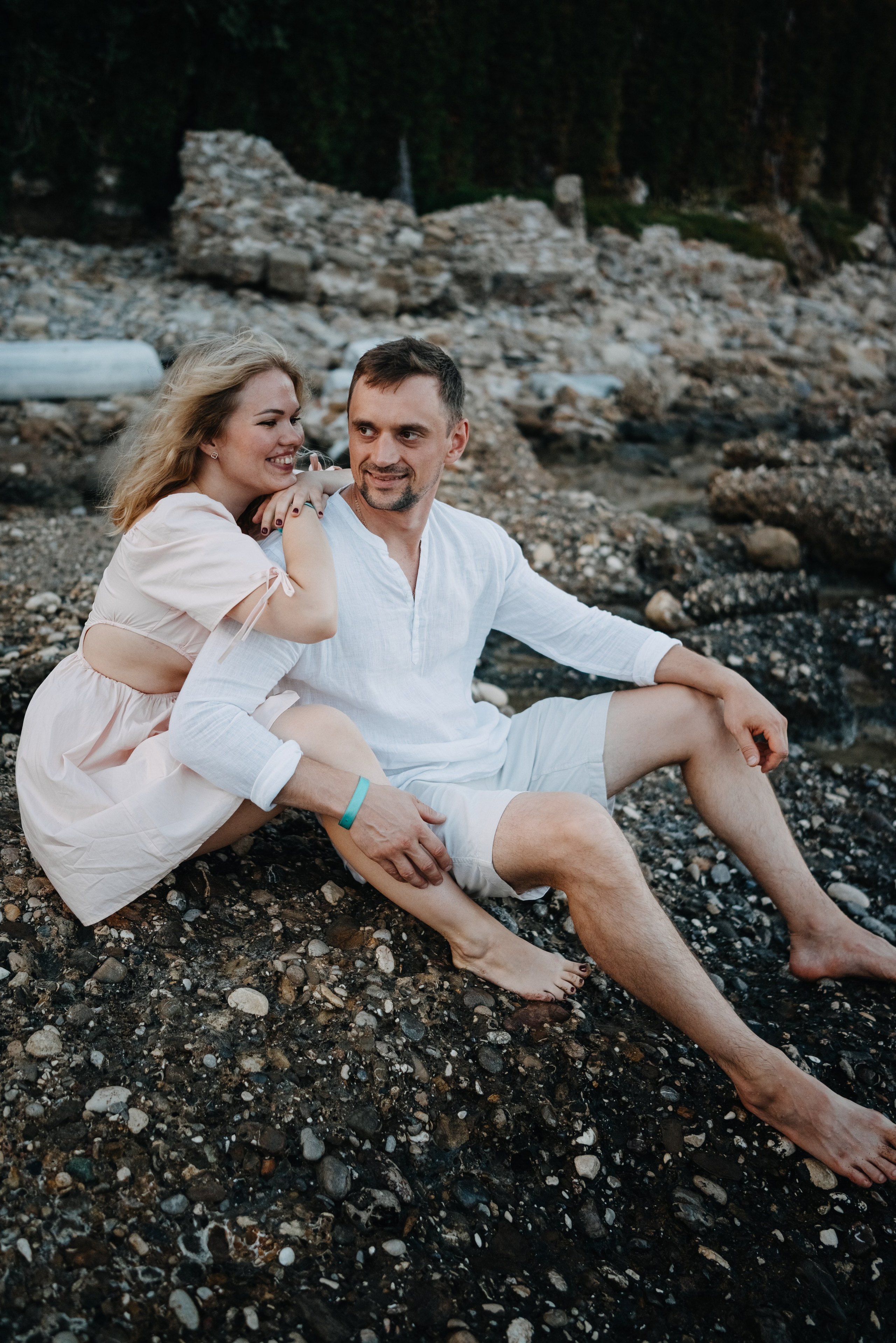 Съемка пары на море. Портретный и свадебный фотограф в Тбилиси • xeniqo