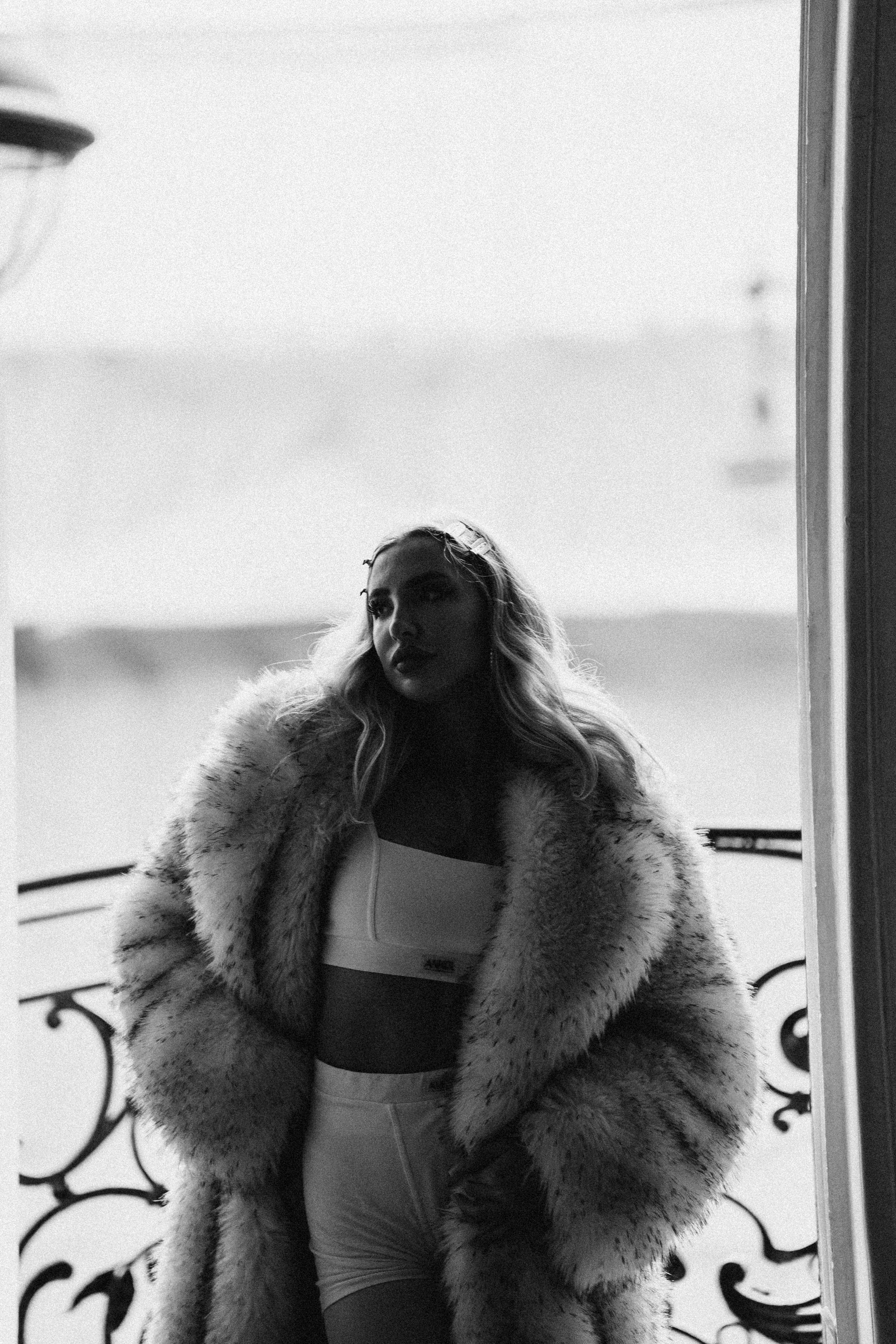 МИНИМАЛИЗМ В СТУДИИ НА ЧЕРНЫШЕВСКОЙ В СТУДИИ С БАЛКОНОМ. Профессиональный фотограф, Санкт-Петербург — Виктория Богомолова