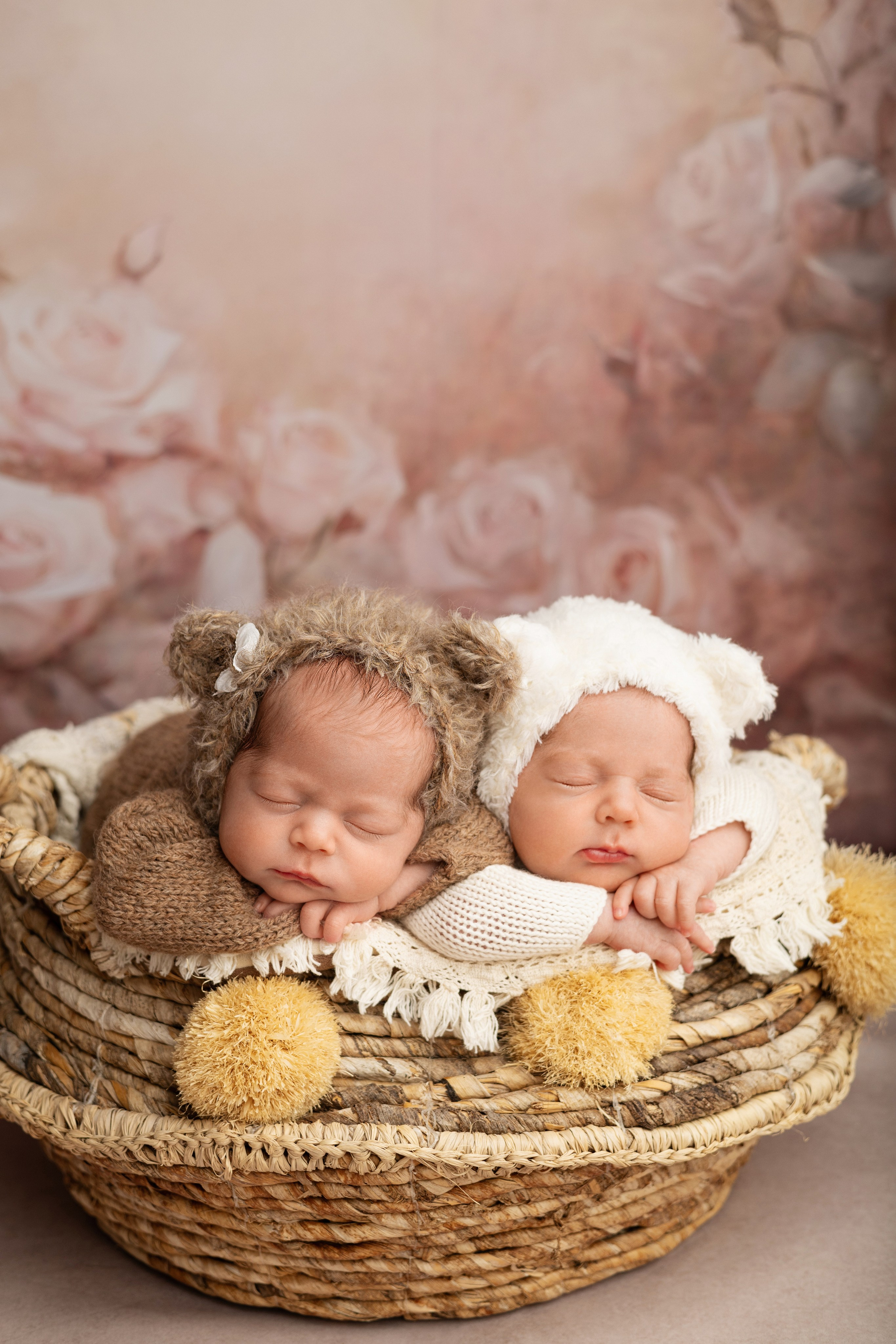 Злата и Ева. Лилия Алтухова — фотограф новорожденных в Москве и области