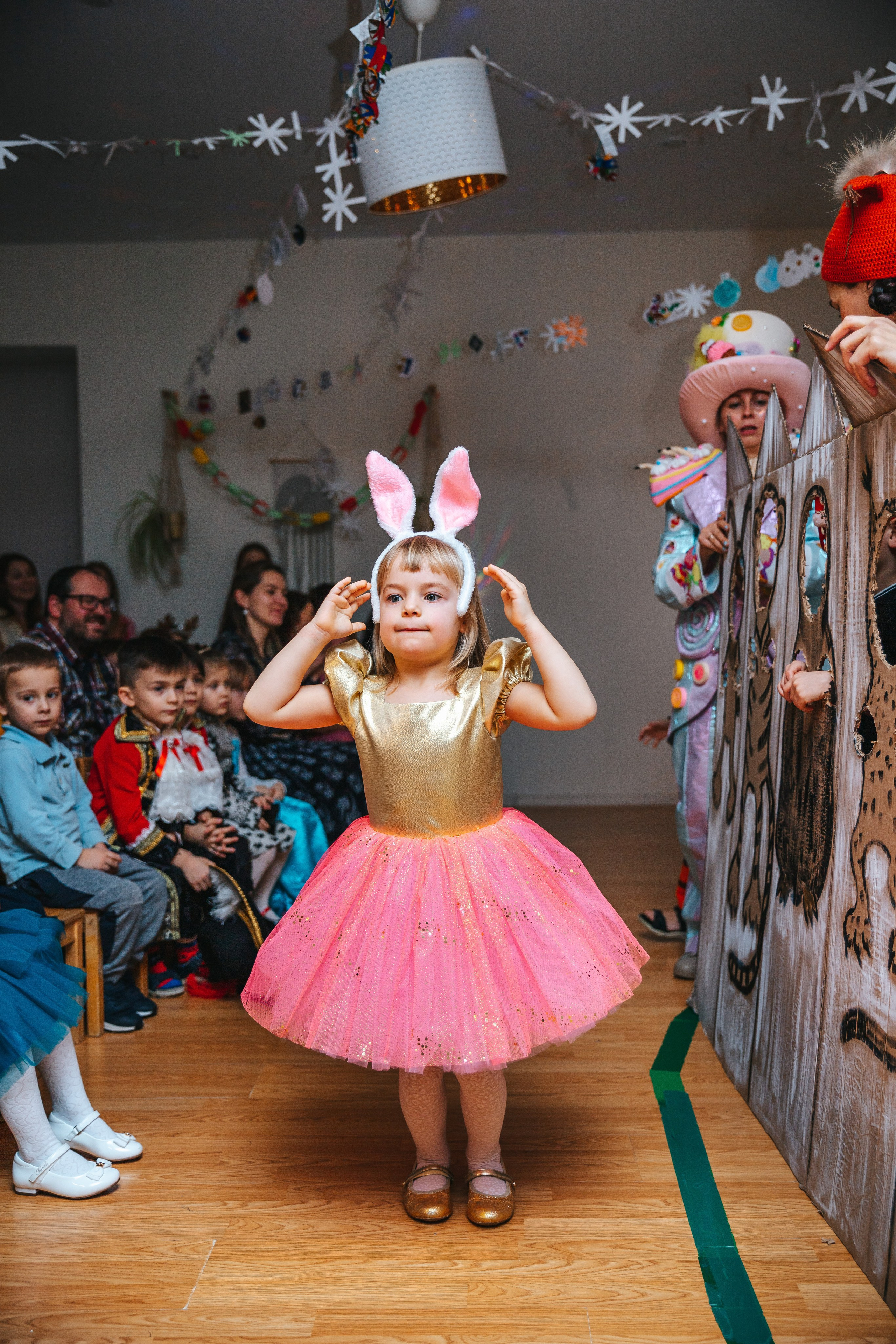 Новогодний утренник в Монтессори-садике. Семейный lifestyle фотограф в Санкт-Петербурге Людмила Пахомова
