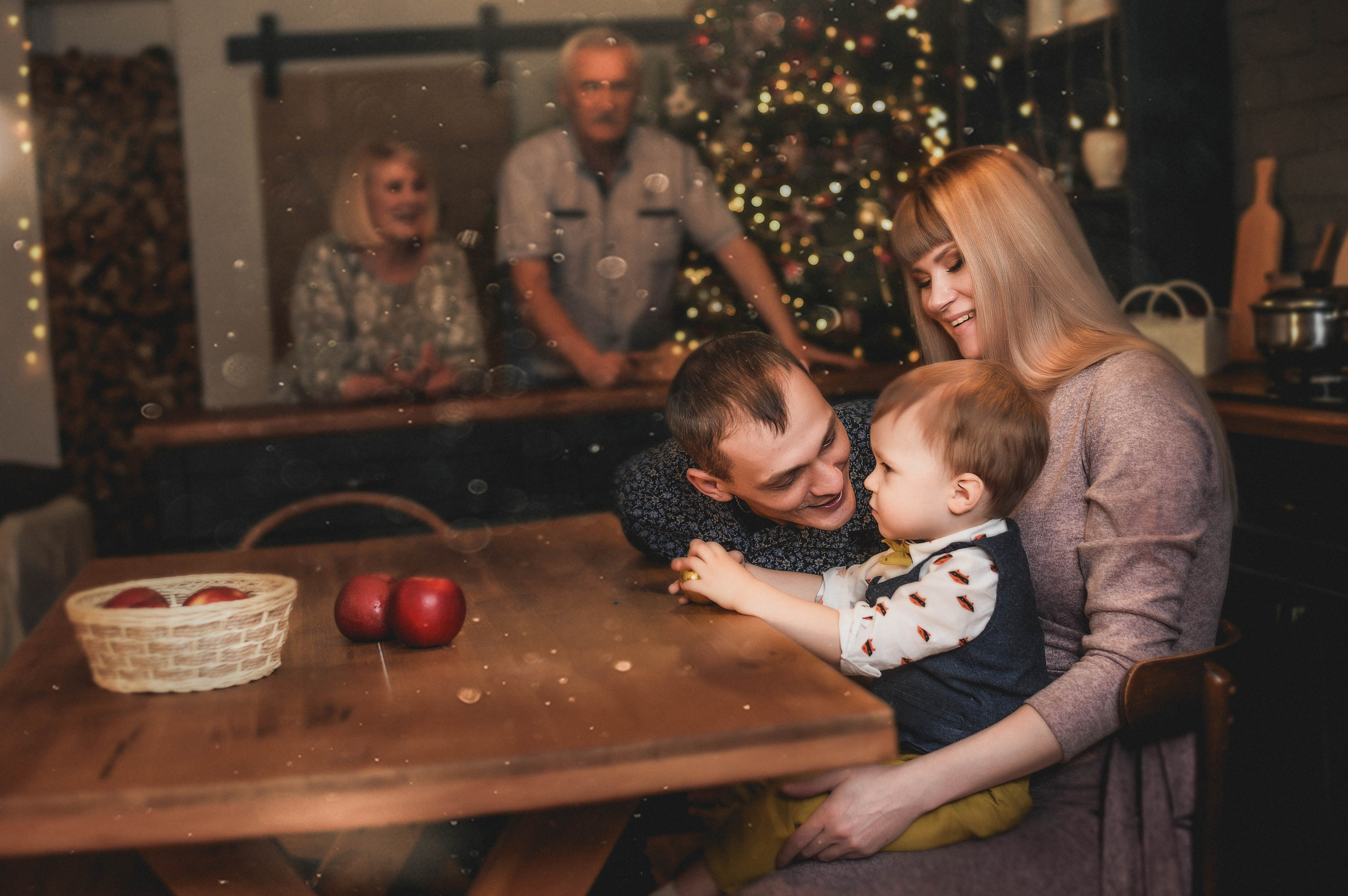 Семейная новогодняя 5. Свадебный, семейный, детский, контент фотограф в Омске Максим Ильин